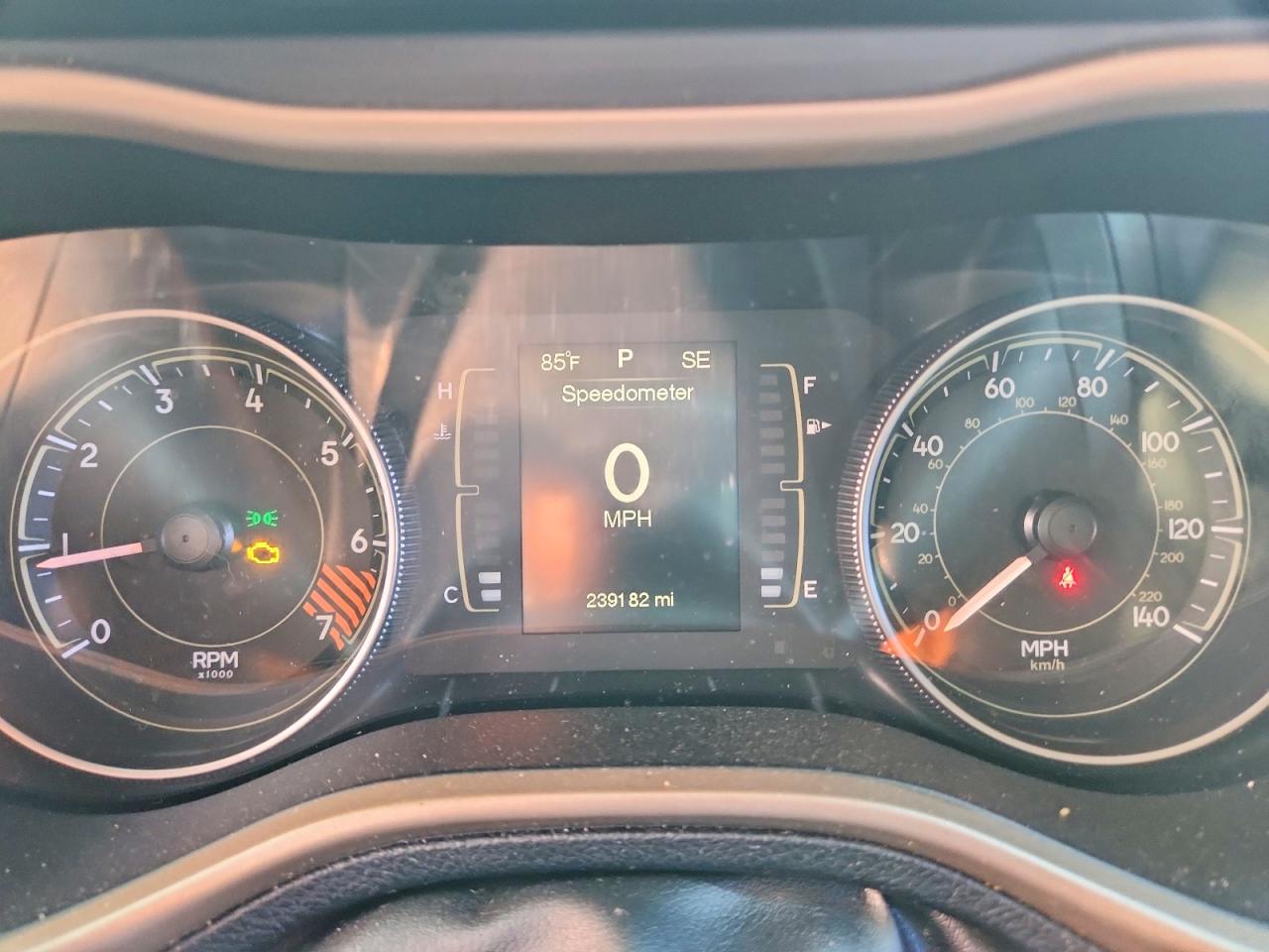 2014 Jeep Cherokee Latitude Beige vin: 1C4PJLCB5EW186844