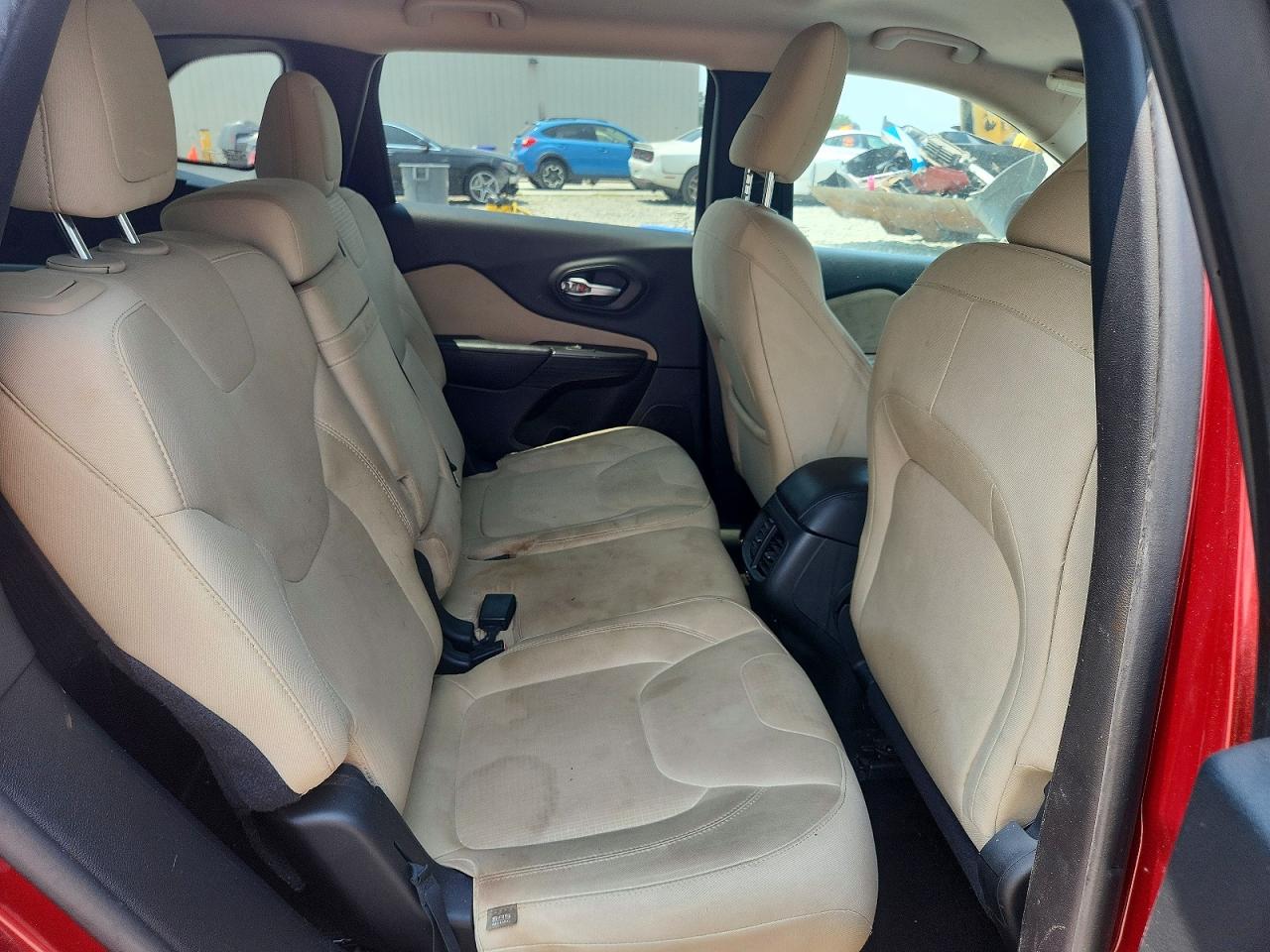 2015 Jeep Cherokee Latitude Burgundy vin: 1C4PJLCB5FW518220