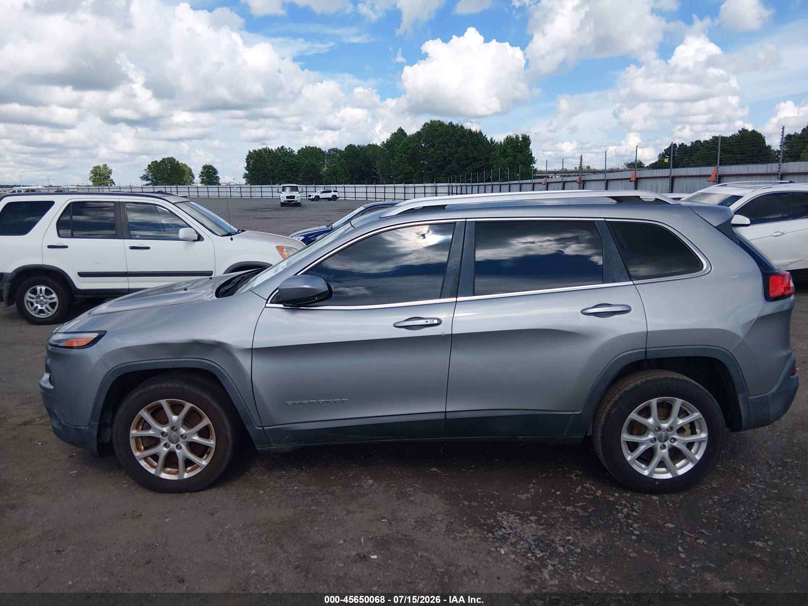 2015 Jeep Cherokee Latitude Gray vin: 1C4PJLCB5FW597419