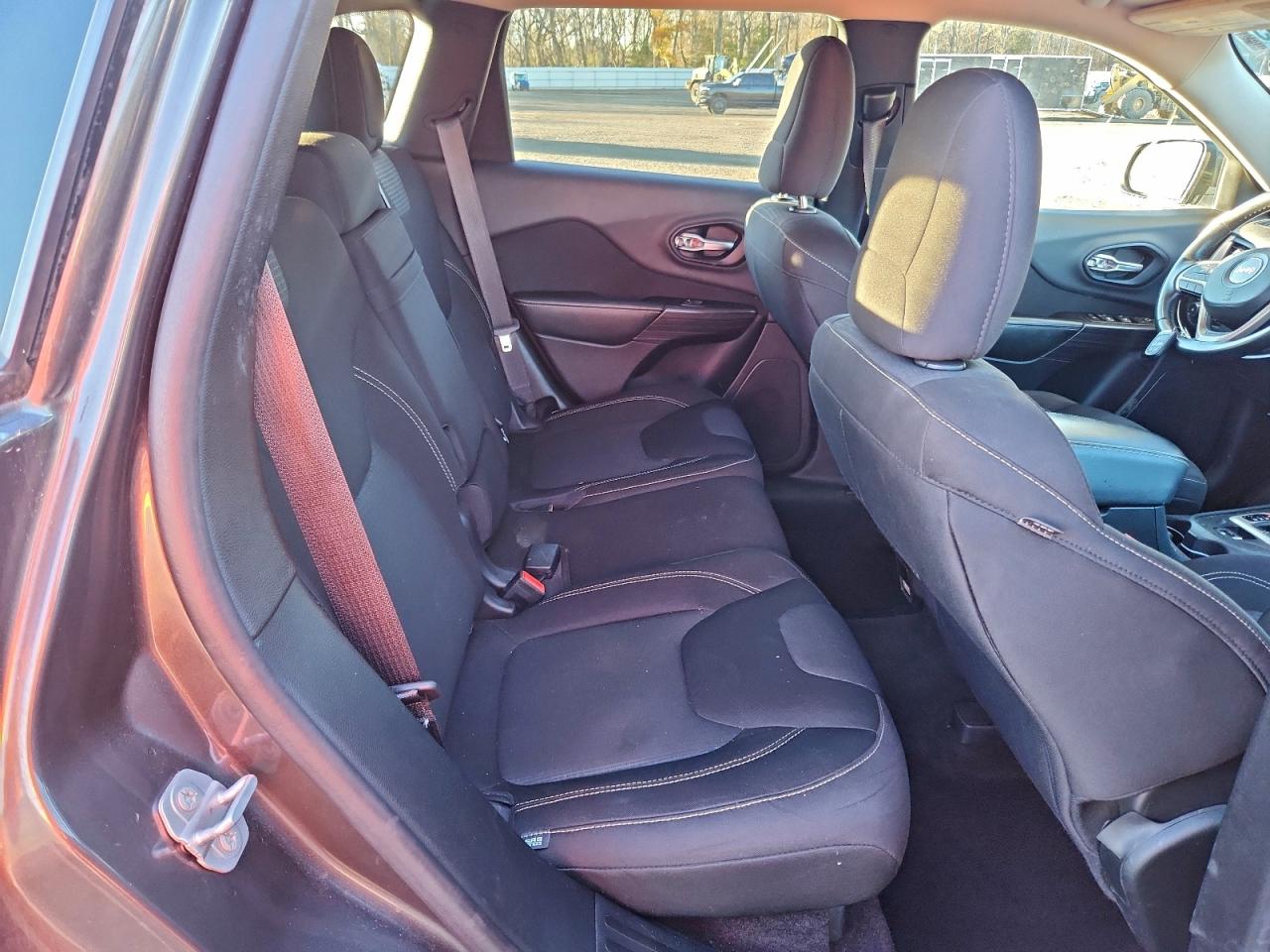 2015 Jeep Cherokee Latitude Charcoal vin: 1C4PJLCB5FW601842