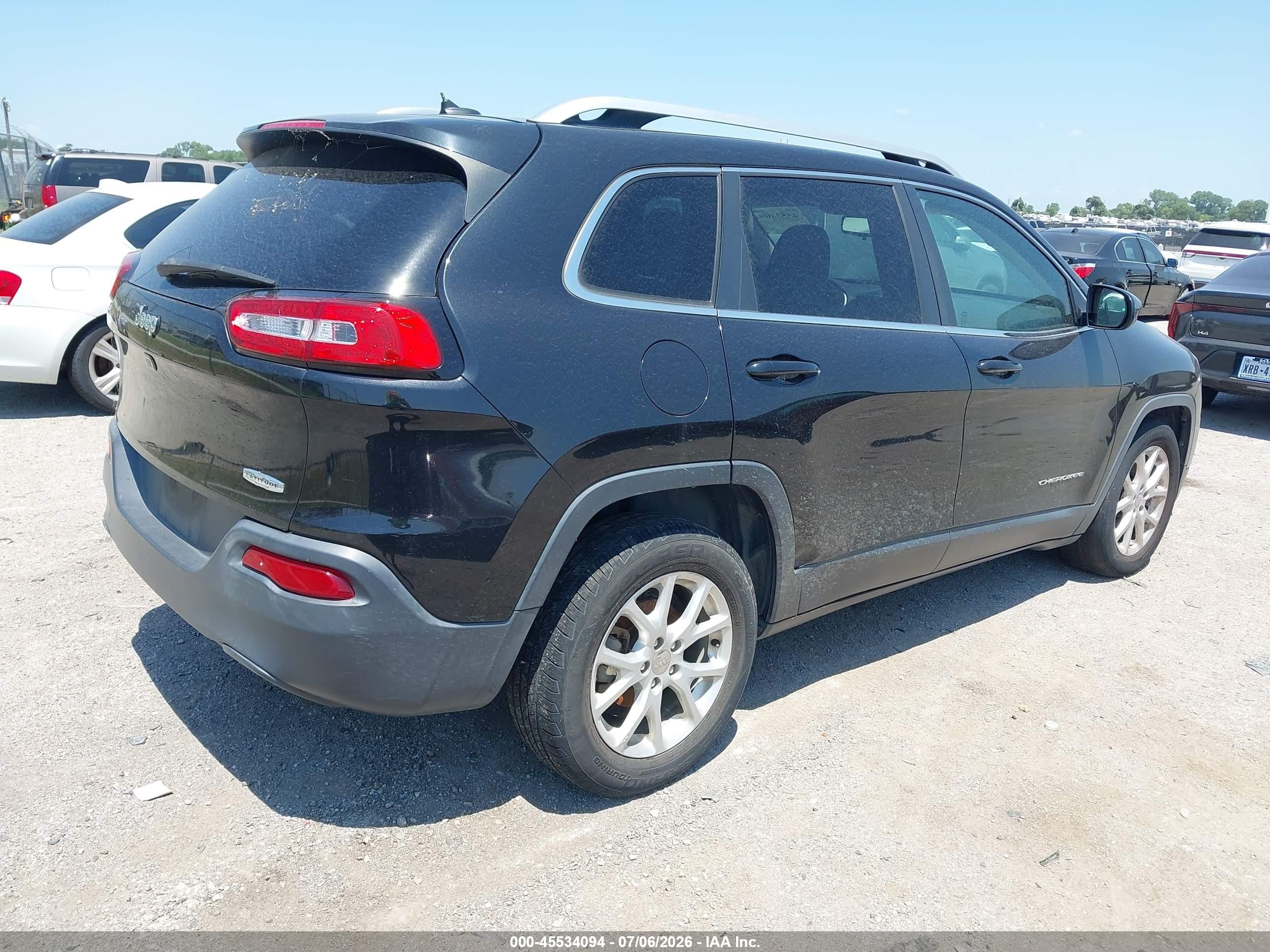 2015 Jeep Cherokee Latitude Black vin: 1C4PJLCB5FW628636