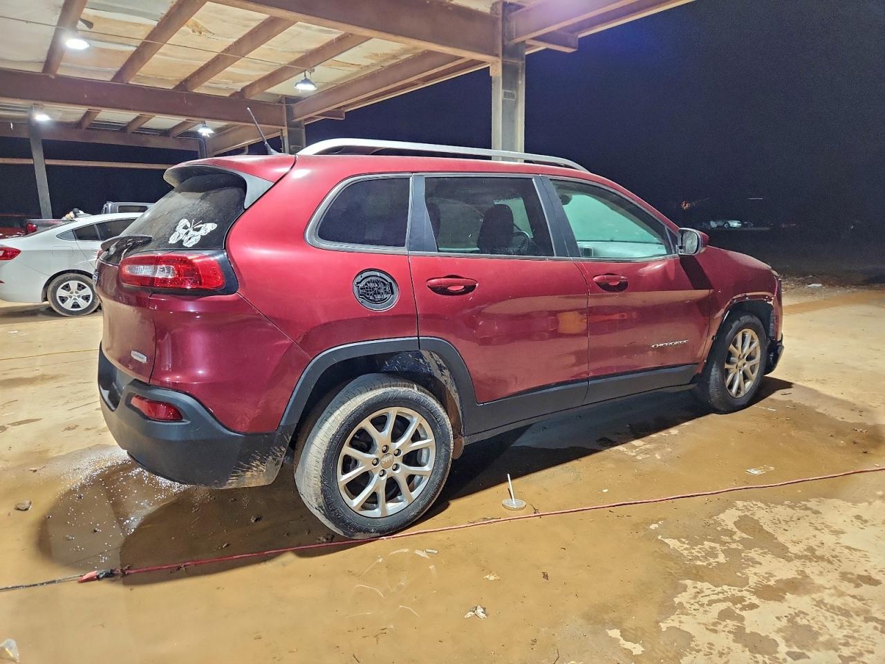 2015 Jeep Cherokee Latitude Red vin: 1C4PJLCB5FW695236