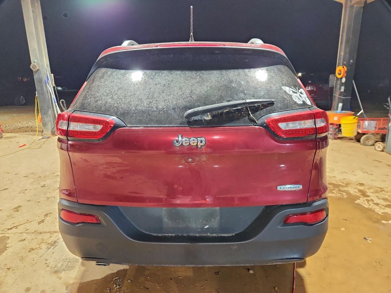 2015 Jeep Cherokee Latitude Red vin: 1C4PJLCB5FW695236
