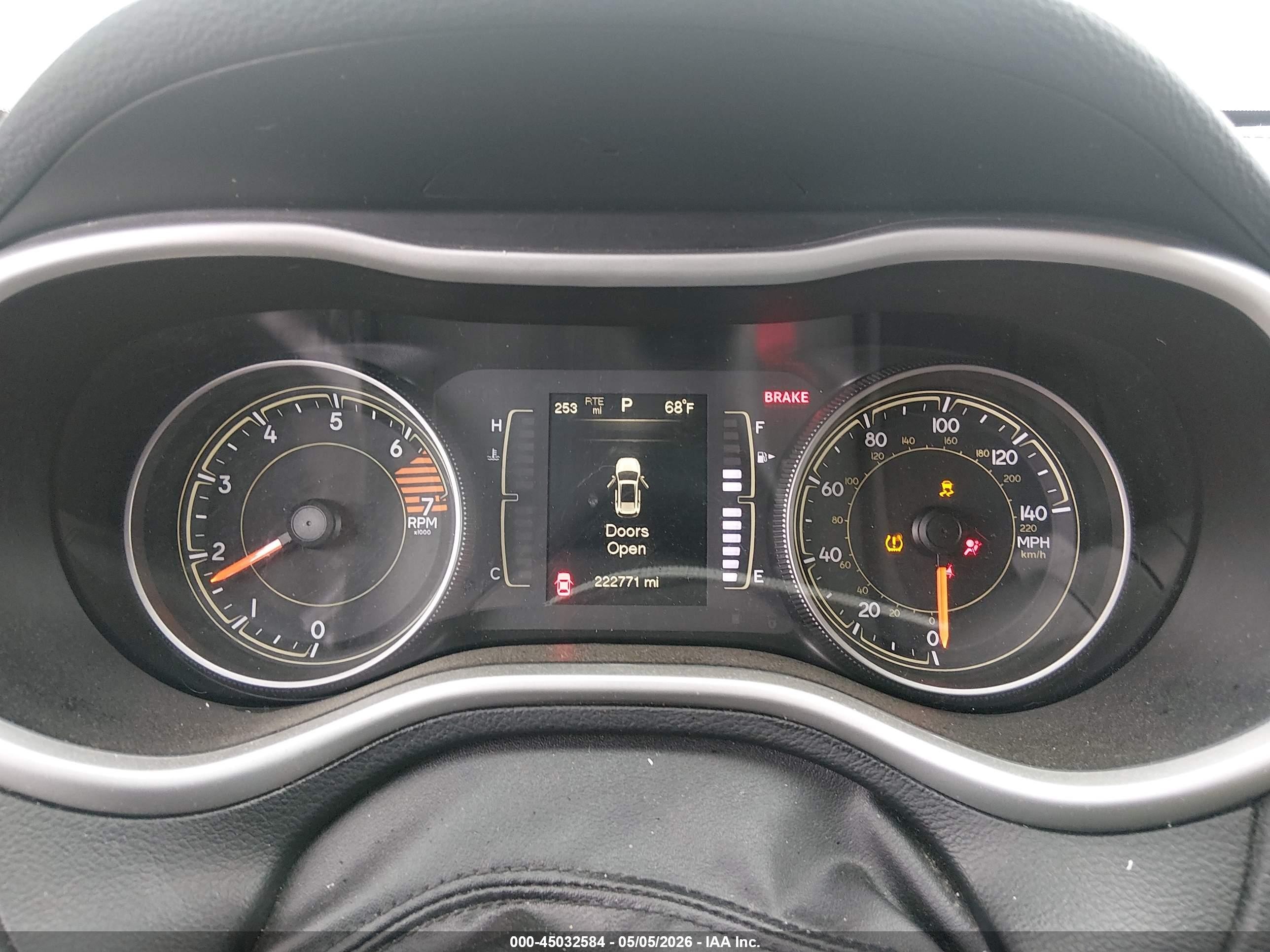 2016 Jeep Cherokee Latitude White vin: 1C4PJLCB5GW126369