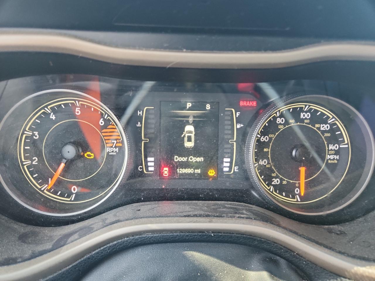 2016 Jeep Cherokee Latitude White vin: 1C4PJLCB5GW304412 Damage: Warning Light - Engine, On, Unacceptable