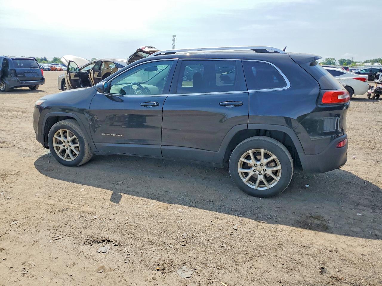 2014 Jeep Cherokee Latitude Black vin: 1C4PJLCB6EW102157