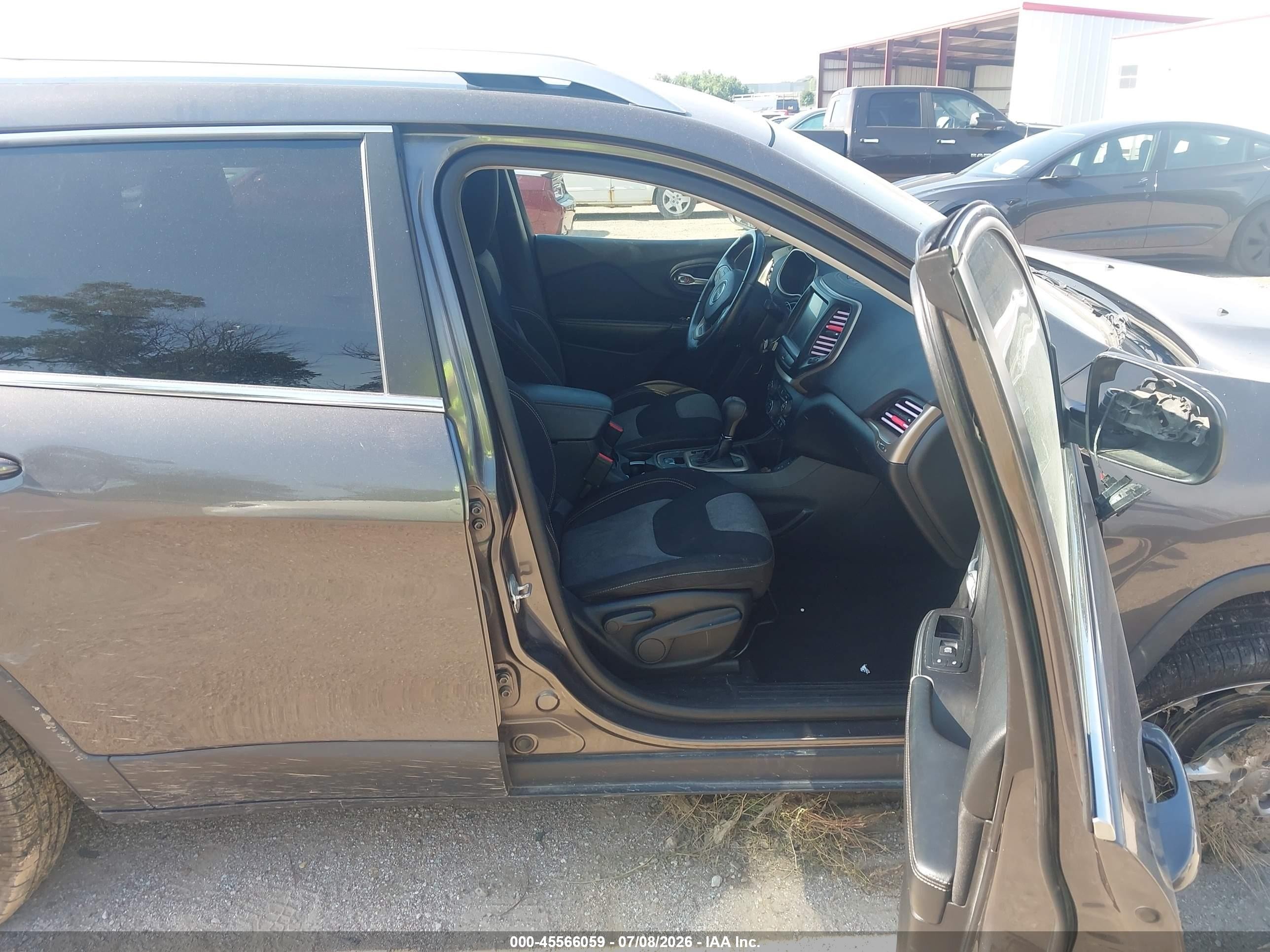 2014 Jeep Cherokee Latitude Gray vin: 1C4PJLCB6EW157756