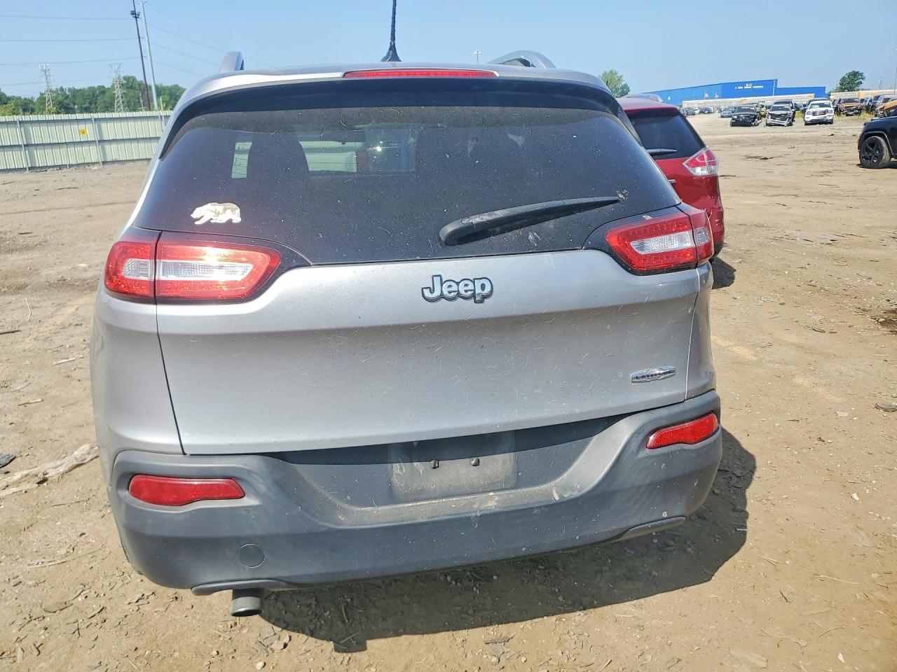 2014 Jeep Cherokee Latitude Серебряный vin: 1C4PJLCB6EW158650
