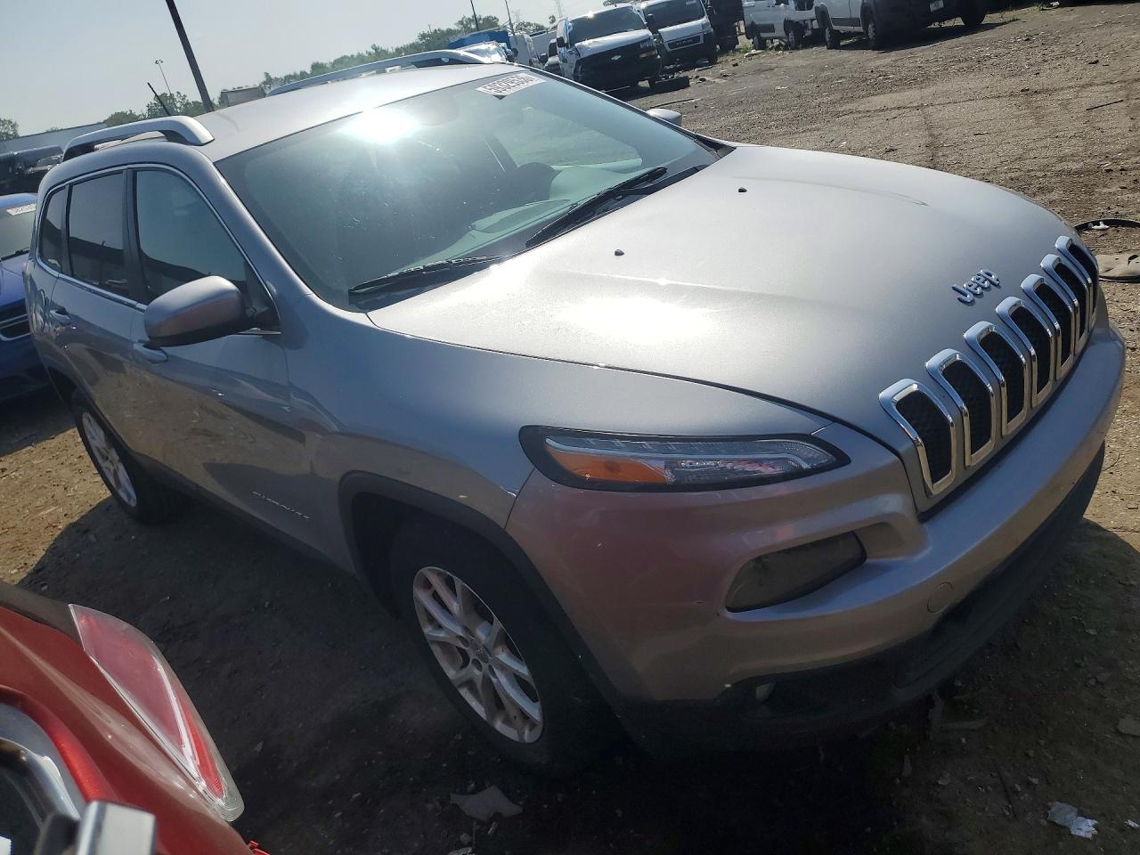 2014 Jeep Cherokee Latitude Серебряный vin: 1C4PJLCB6EW158650