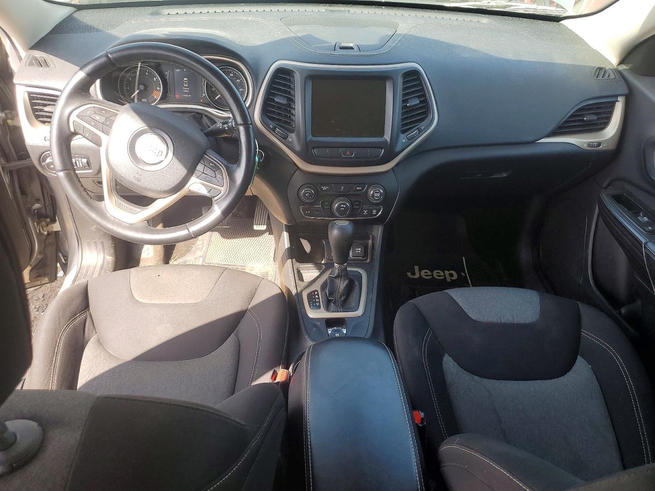2014 Jeep Cherokee Latitude Серебряный vin: 1C4PJLCB6EW158650