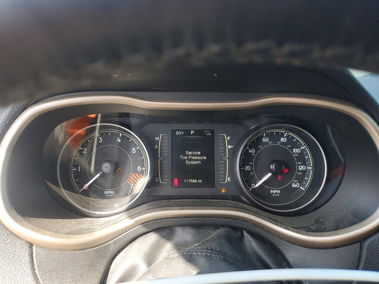 2014 Jeep Cherokee Latitude Серебряный vin: 1C4PJLCB6EW158650