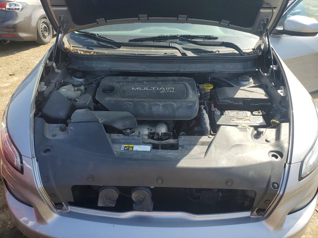 2014 Jeep Cherokee Latitude Серебряный vin: 1C4PJLCB6EW158650