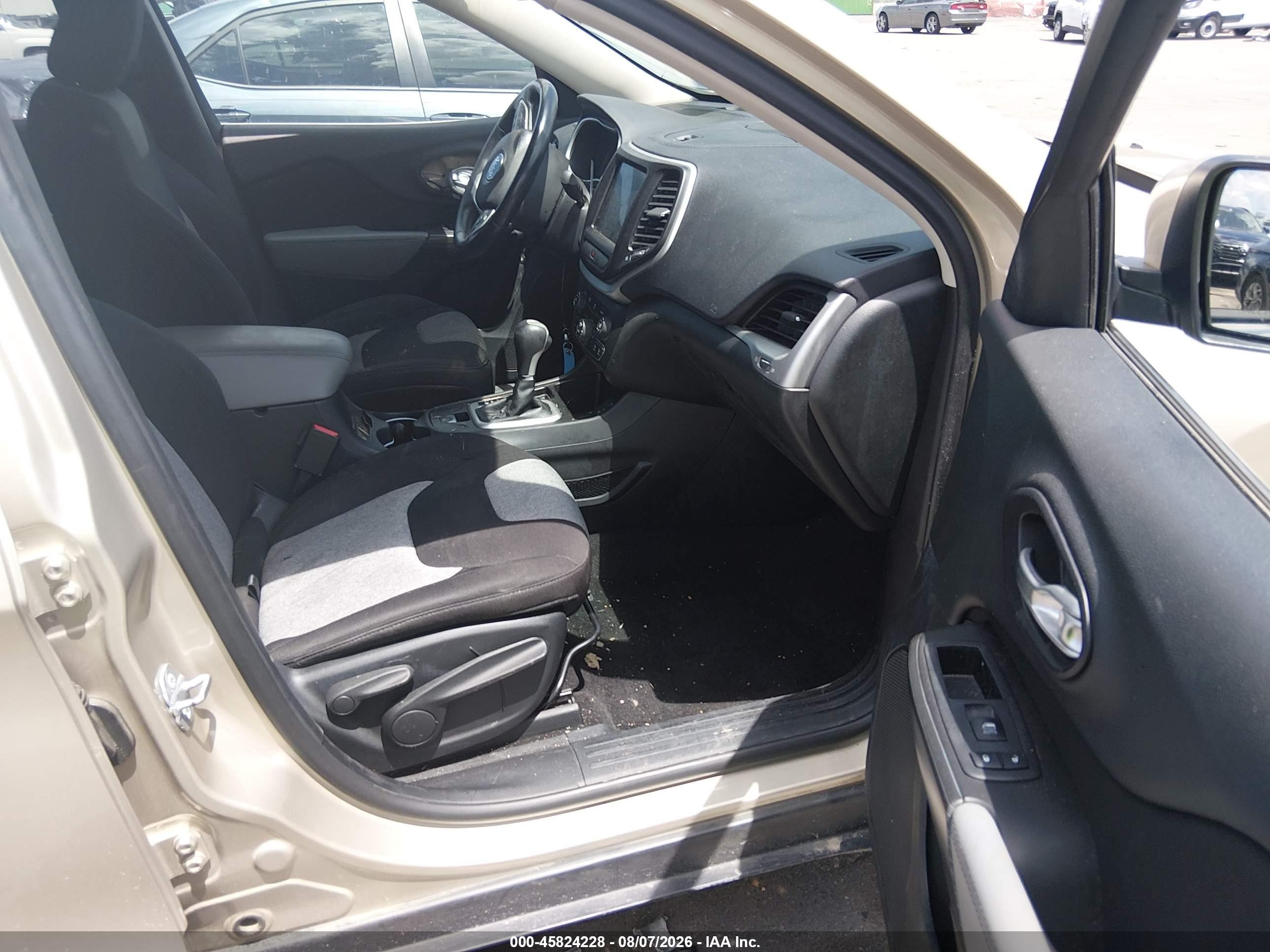 2014 Jeep Cherokee Latitude Champagne vin: 1C4PJLCB6EW231676