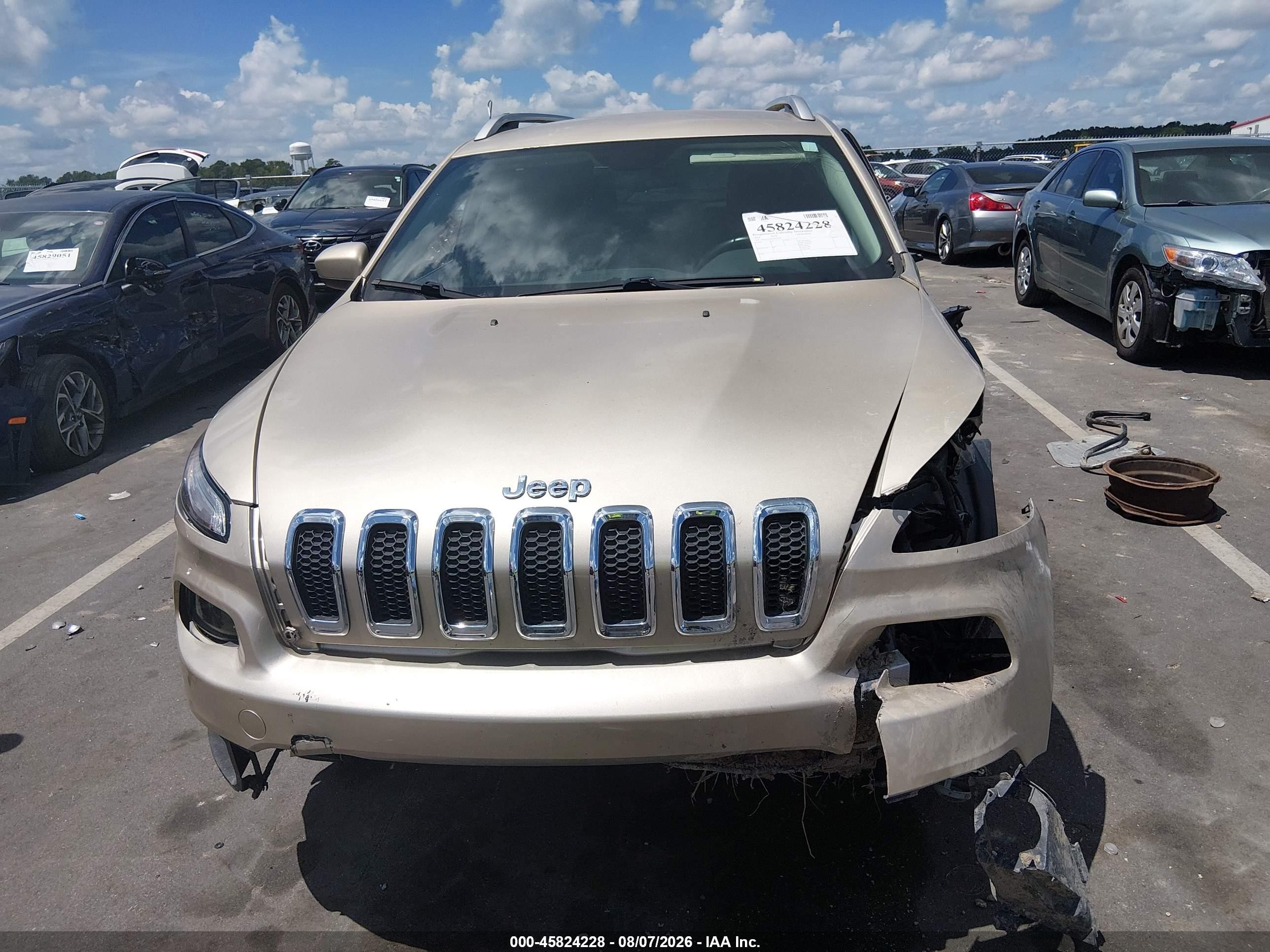 2014 Jeep Cherokee Latitude Champagne vin: 1C4PJLCB6EW231676