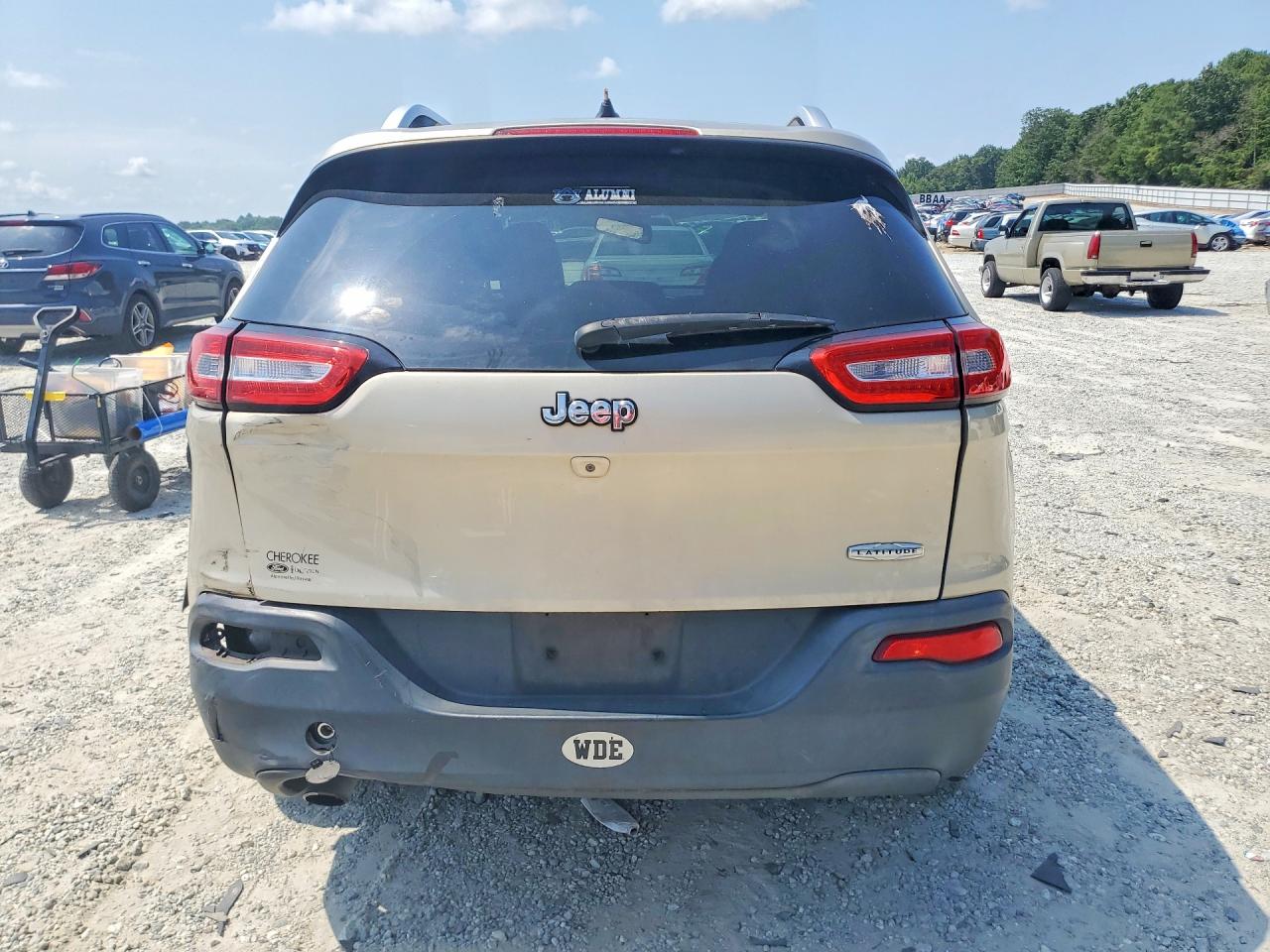 2015 Jeep Cherokee Latitude Beige vin: 1C4PJLCB6FW516850