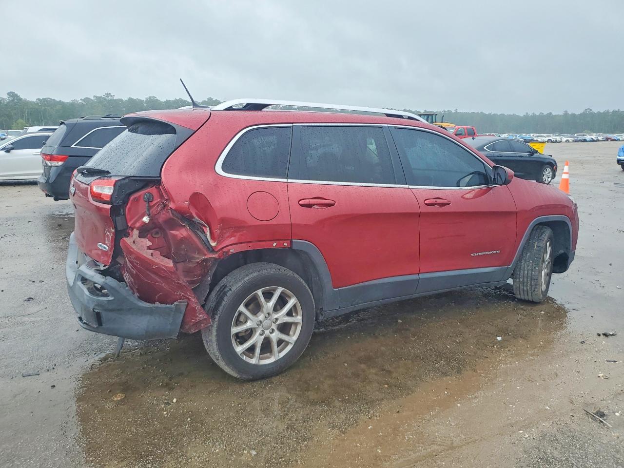 2015 Jeep Cherokee Latitude Burgundy vin: 1C4PJLCB6FW620383