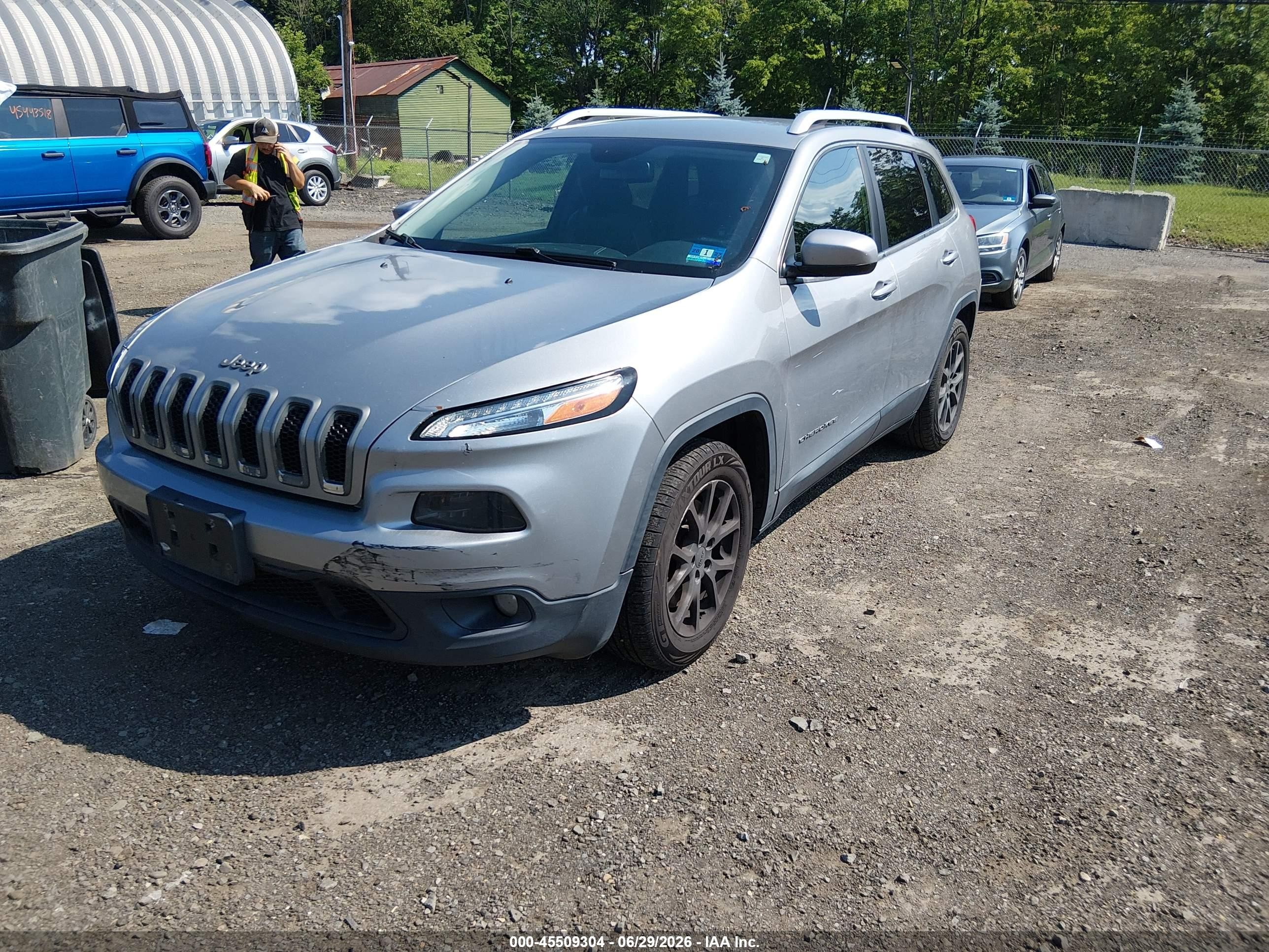 2015 Jeep Cherokee Latitude Gray vin: 1C4PJLCB6FW642920