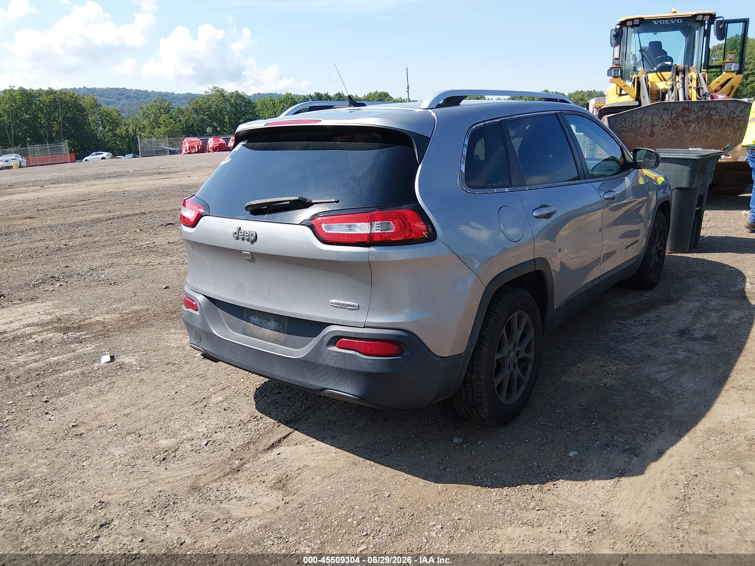 2015 Jeep Cherokee Latitude Gray vin: 1C4PJLCB6FW642920
