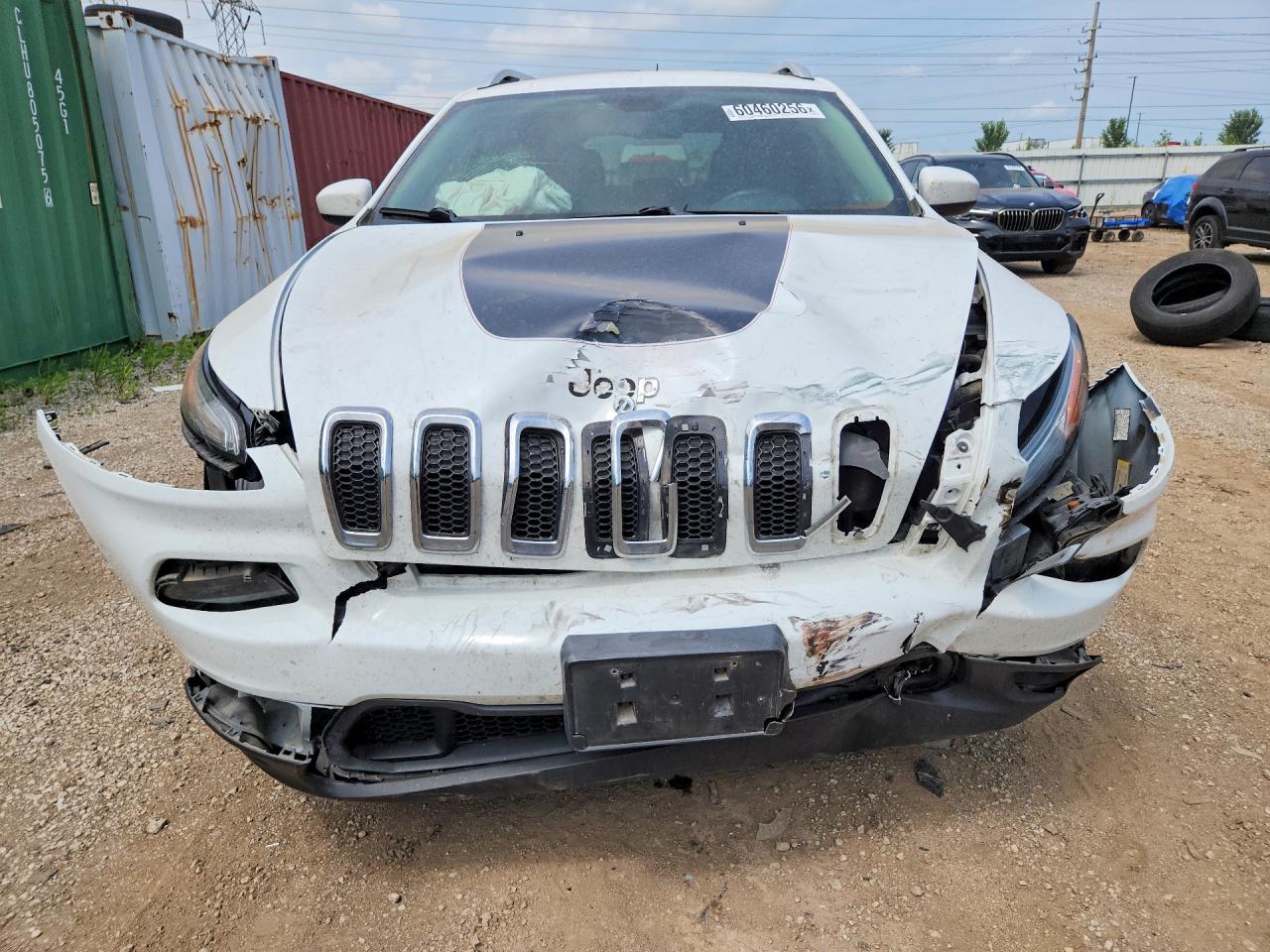 2015 Jeep Cherokee Latitude White vin: 1C4PJLCB6FW643520