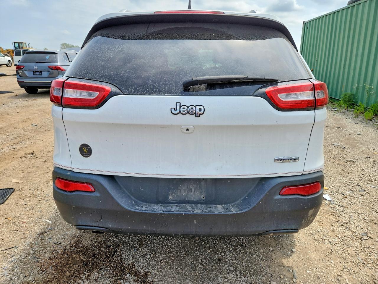 2015 Jeep Cherokee Latitude White vin: 1C4PJLCB6FW643520