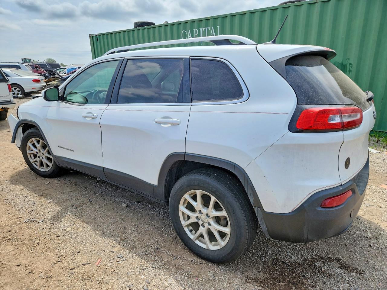 2015 Jeep Cherokee Latitude White vin: 1C4PJLCB6FW643520