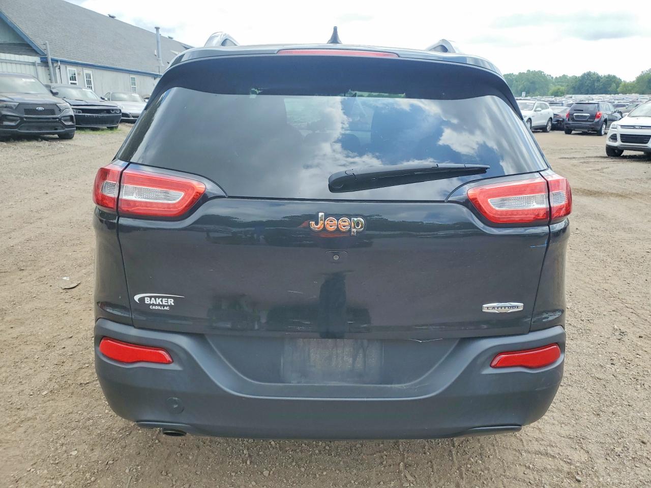 2015 Jeep Cherokee Latitude Black vin: 1C4PJLCB6FW682933