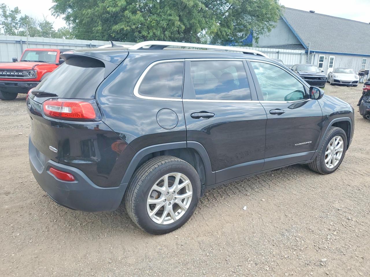2015 Jeep Cherokee Latitude Black vin: 1C4PJLCB6FW682933