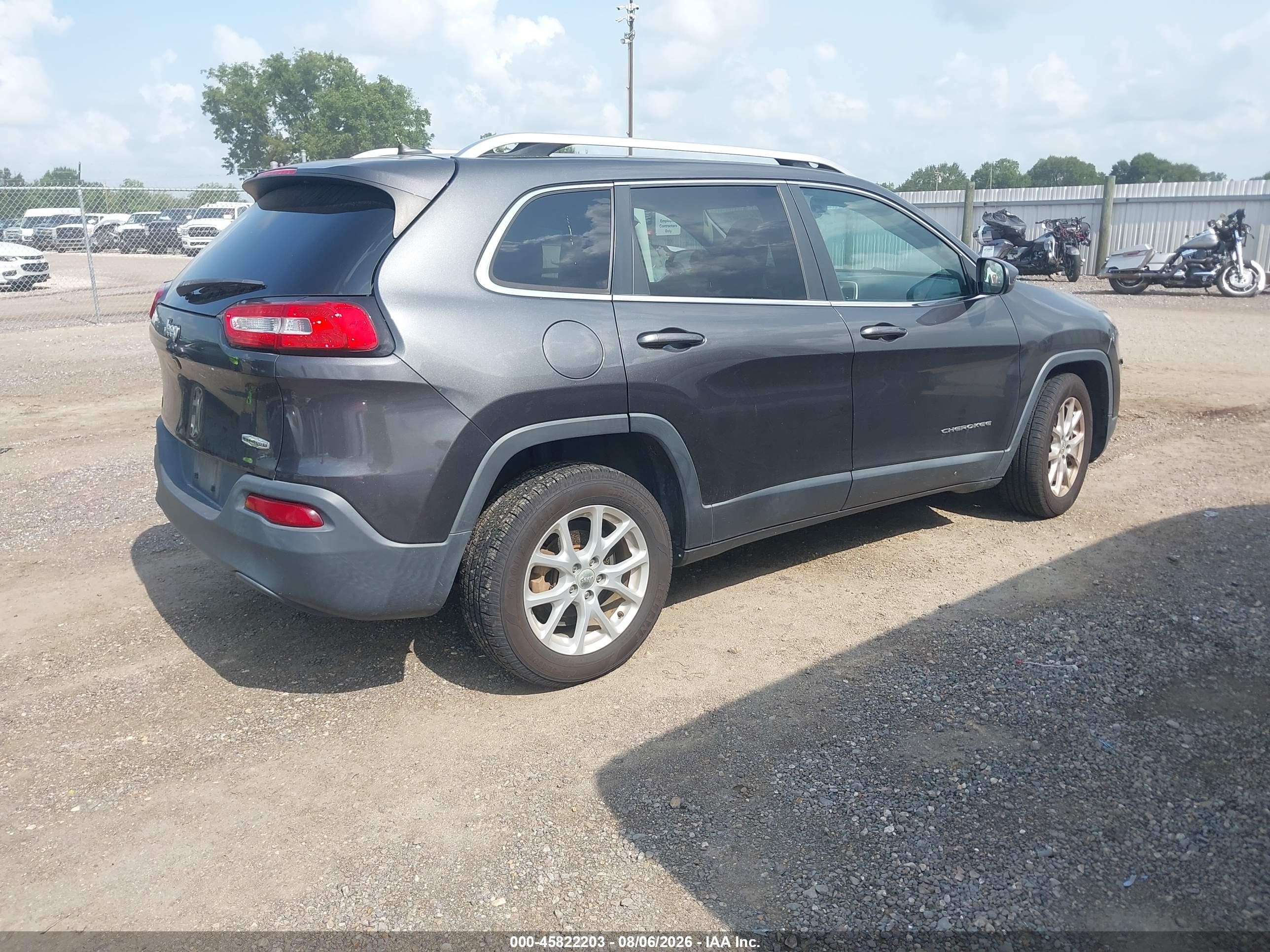 2015 Jeep Cherokee Latitude Gray vin: 1C4PJLCB6FW690496