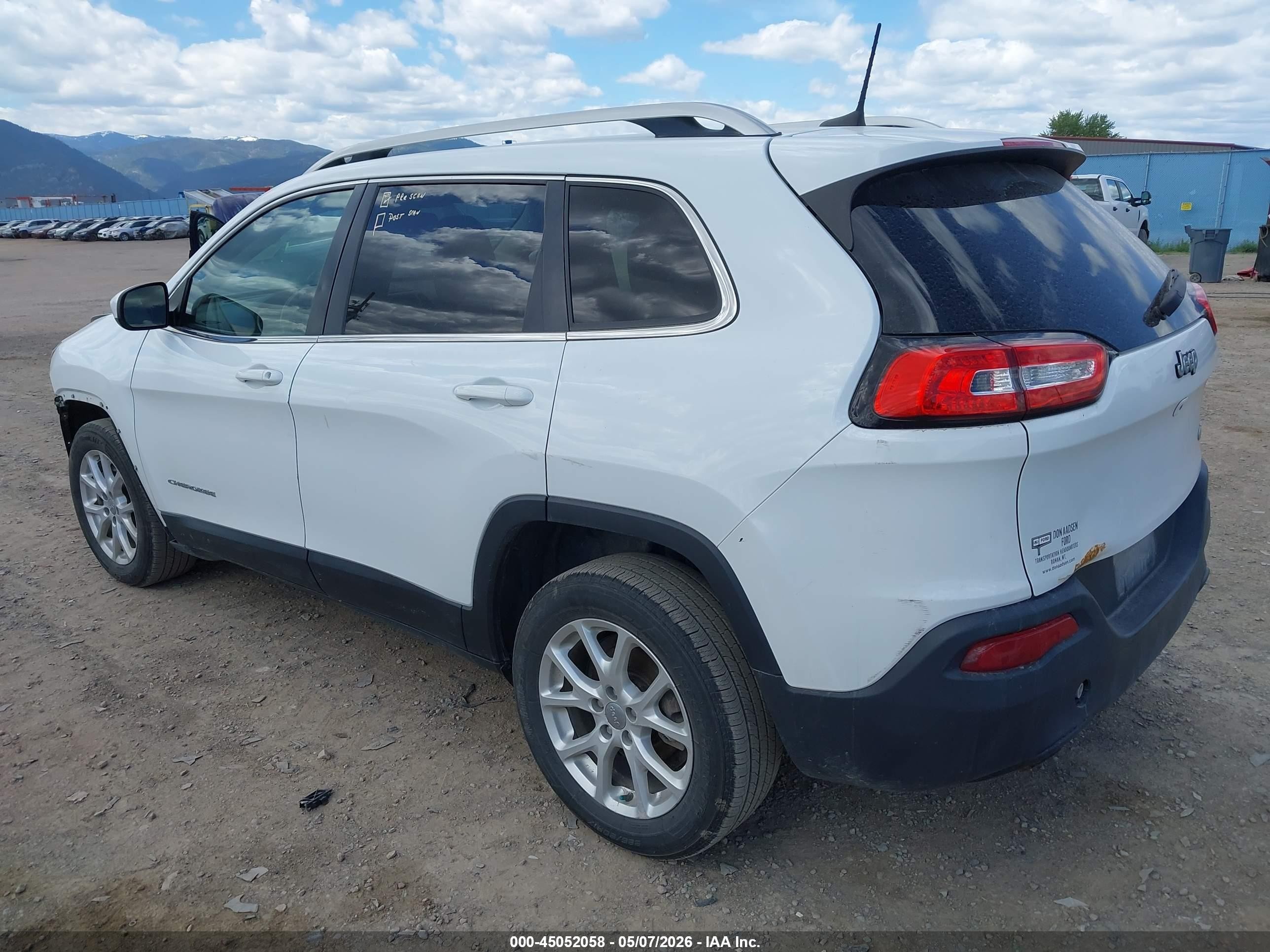 2016 Jeep Cherokee Latitude Белый vin: 1C4PJLCB6GW177945