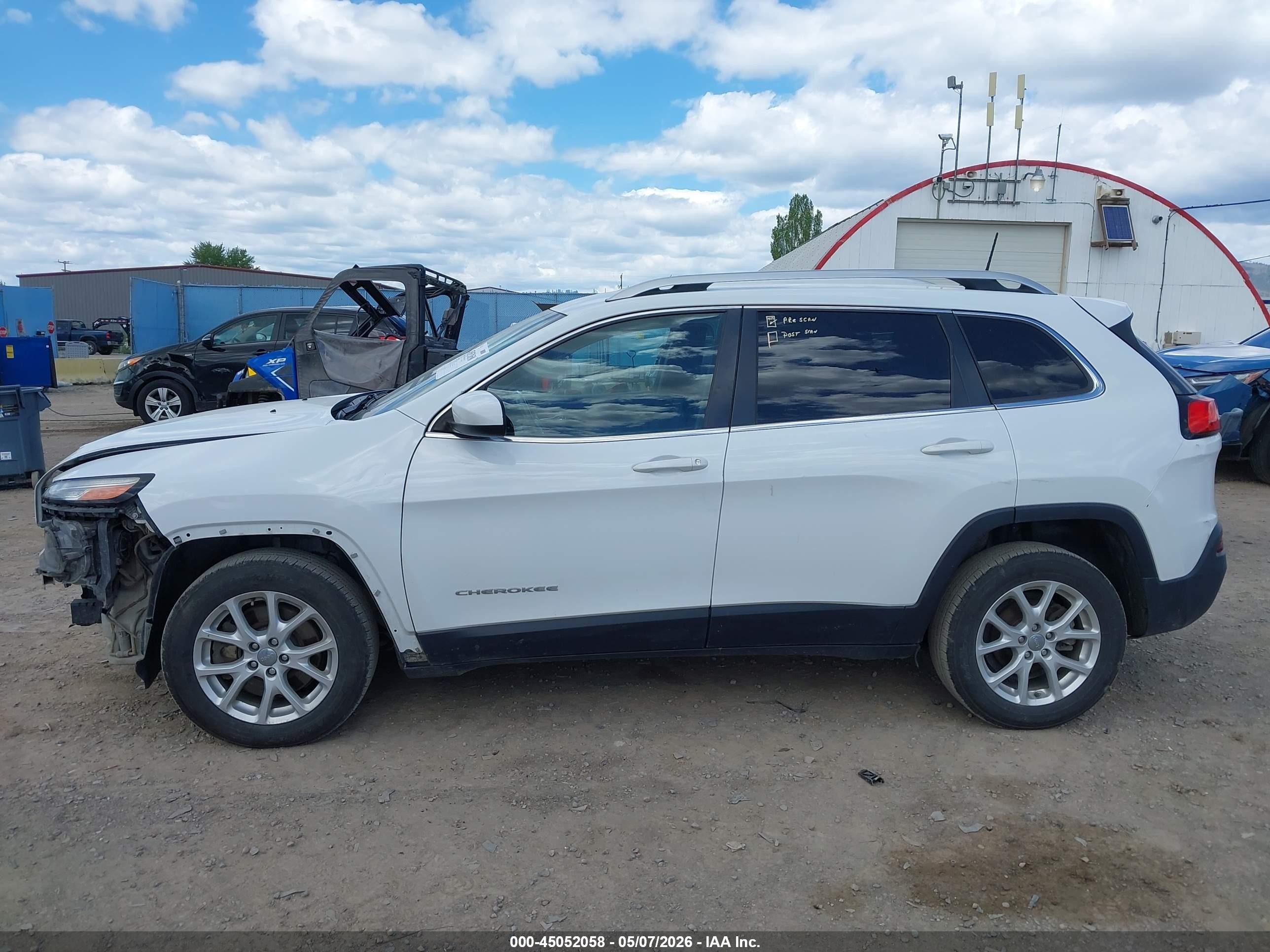 2016 Jeep Cherokee Latitude Белый vin: 1C4PJLCB6GW177945