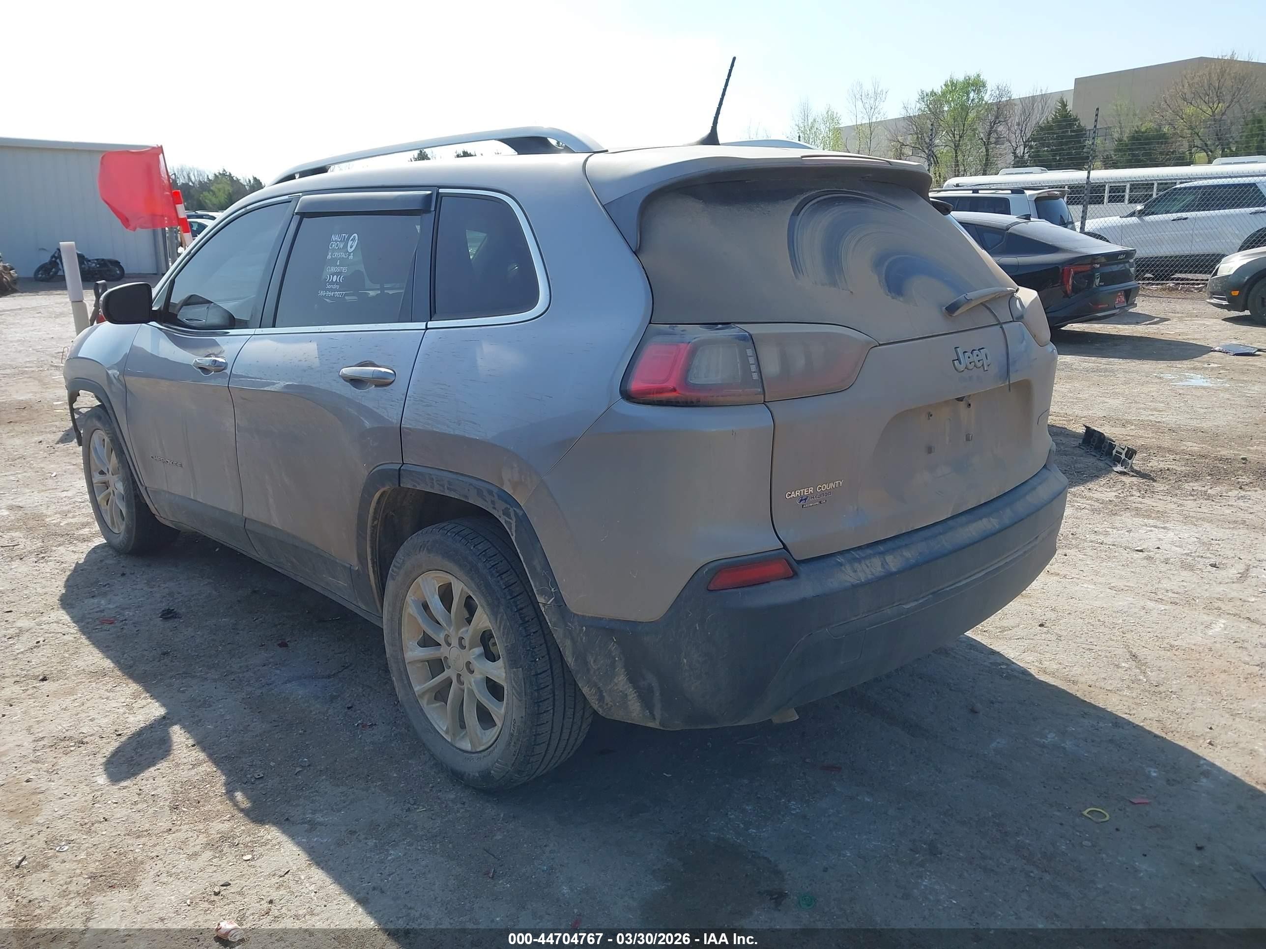 2019 Jeep Cherokee Latitude Fwd Silver vin: 1C4PJLCB6KD171812