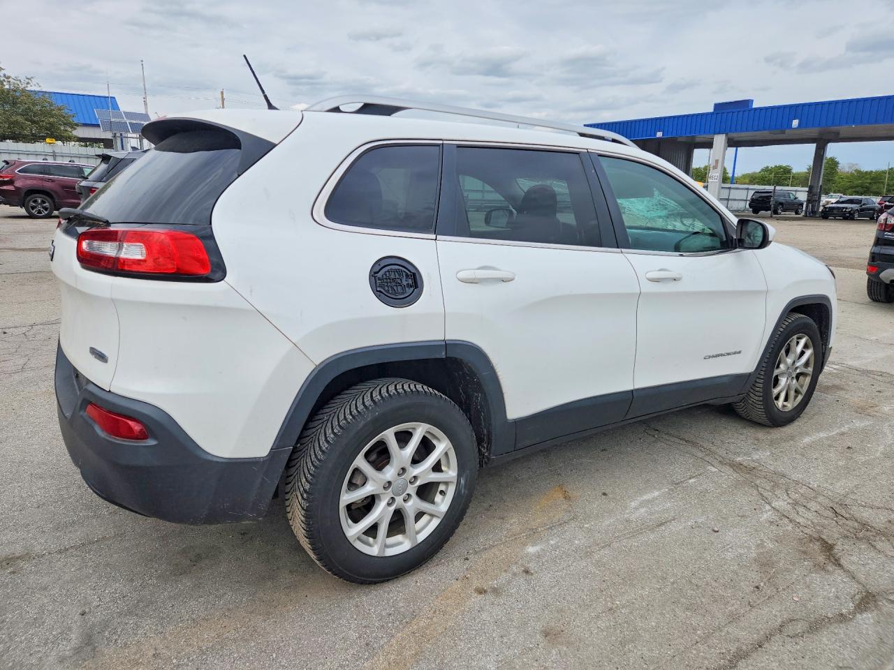2014 Jeep Cherokee Latitude White vin: 1C4PJLCB7EW101762