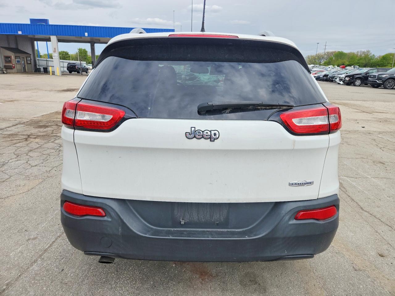 2014 Jeep Cherokee Latitude White vin: 1C4PJLCB7EW101762