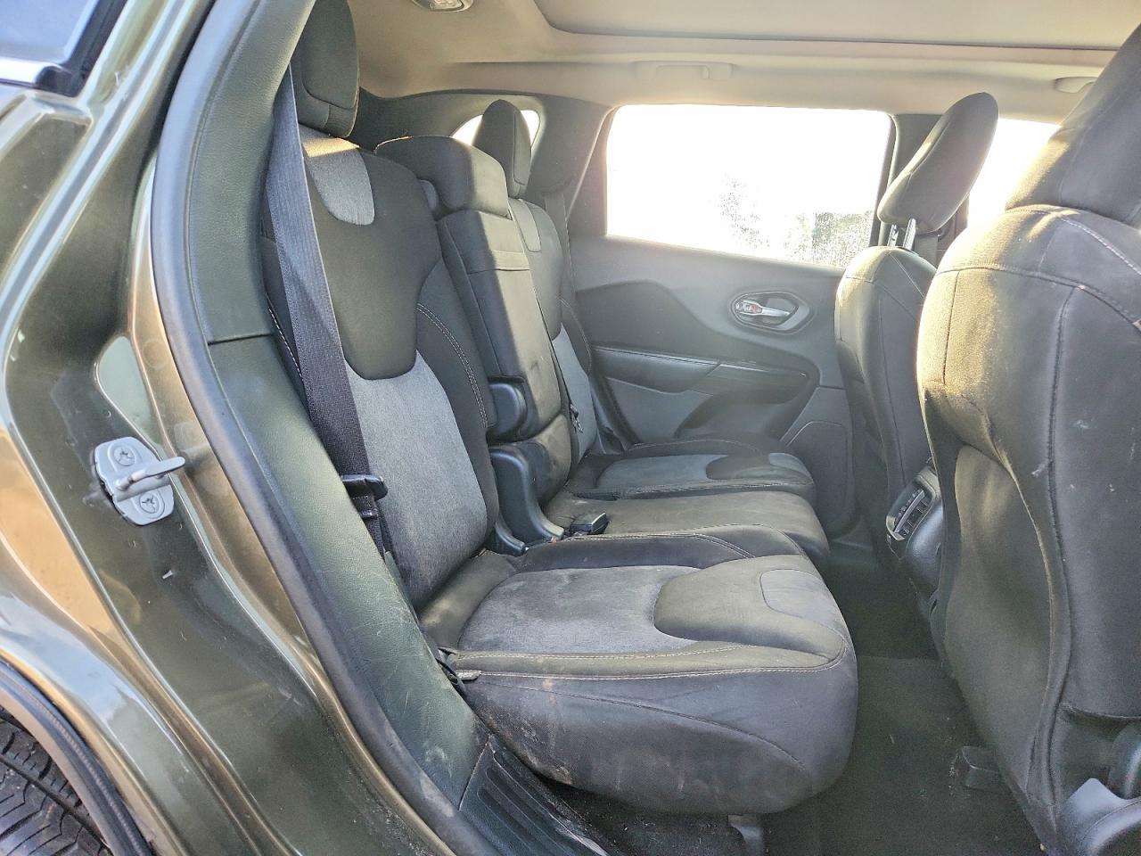 2014 Jeep Cherokee Latitude Зеленый vin: 1C4PJLCB7EW202767