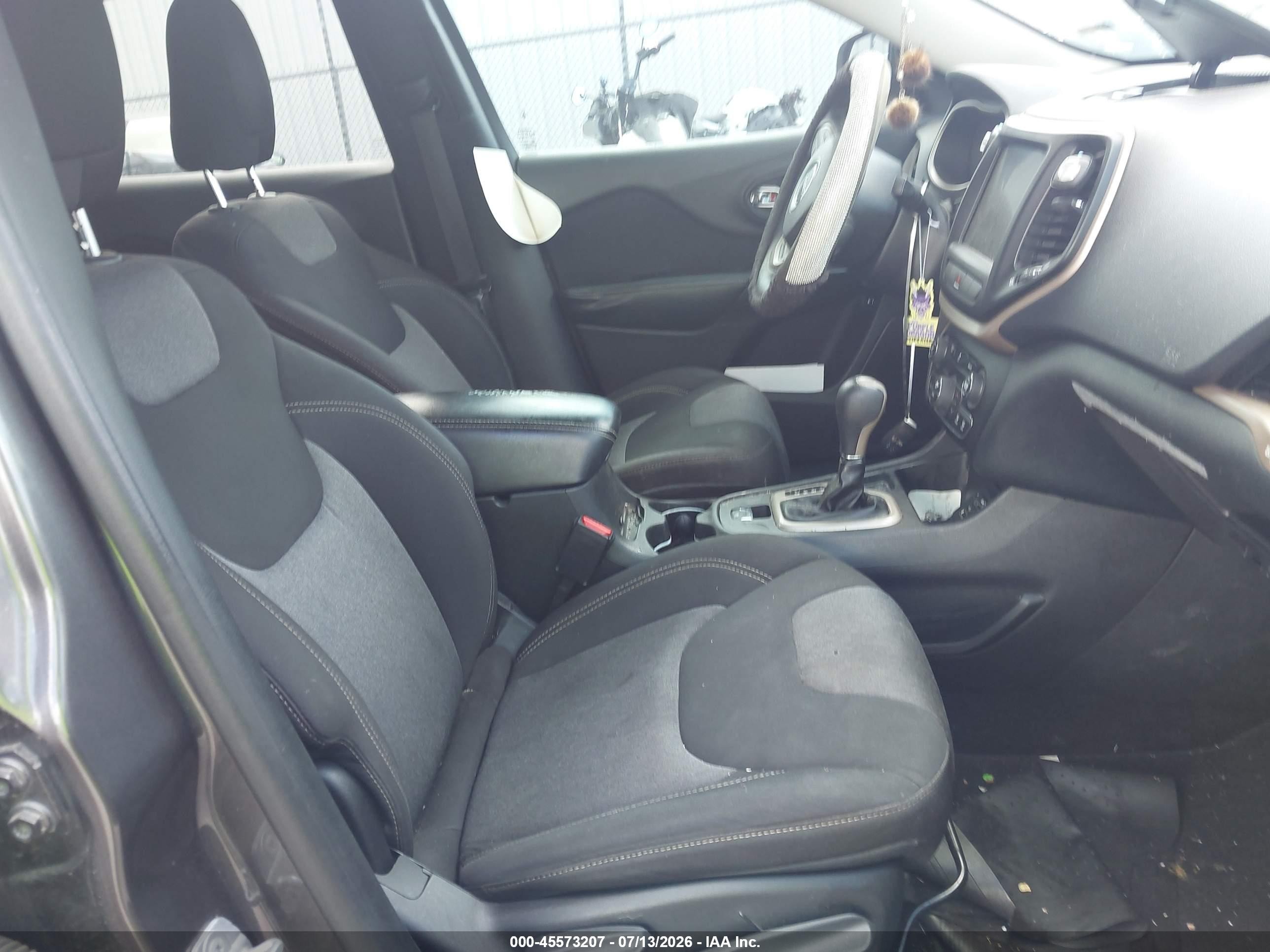 2014 Jeep Cherokee Latitude Gray vin: 1C4PJLCB7EW228706