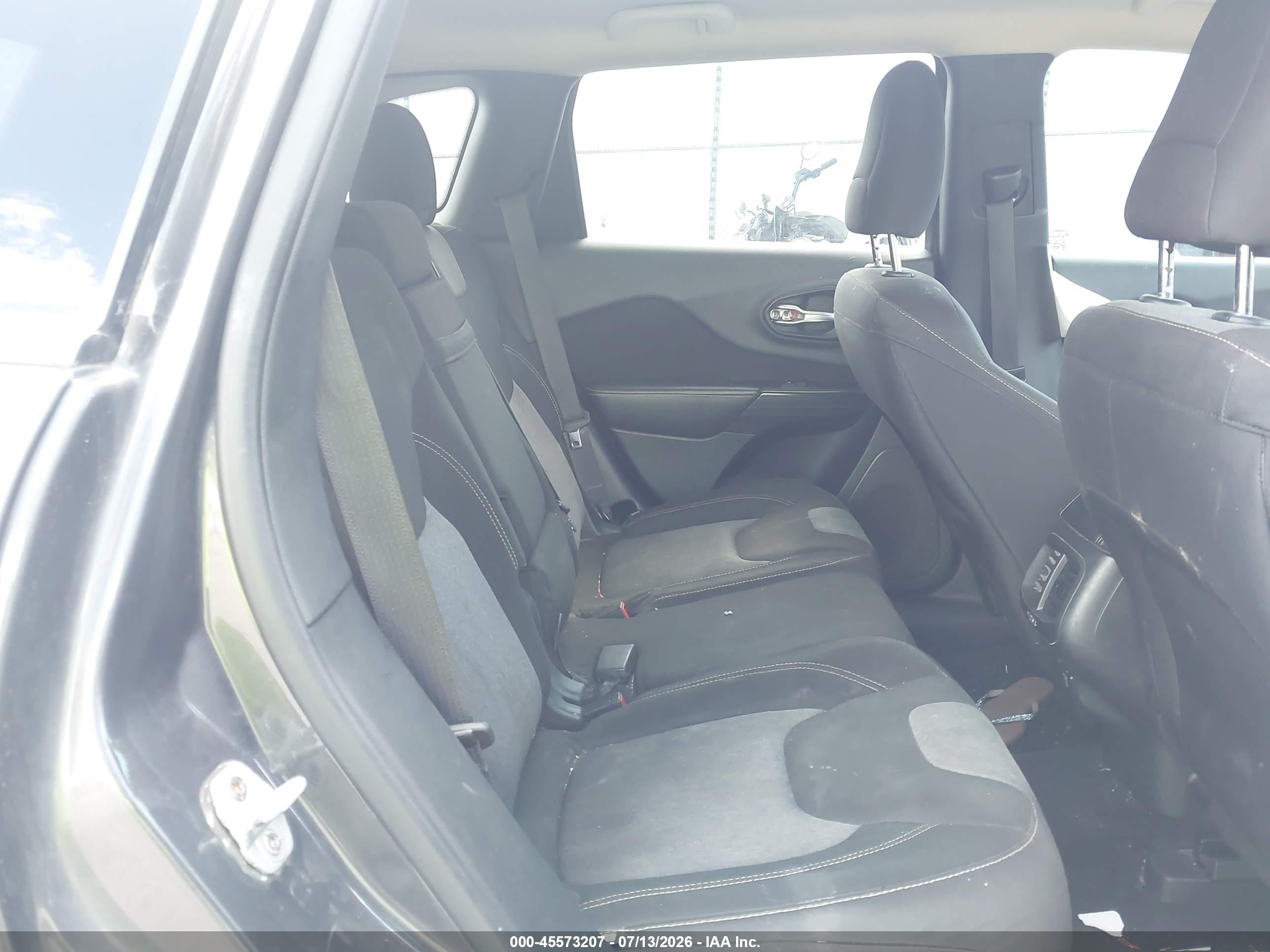 2014 Jeep Cherokee Latitude Gray vin: 1C4PJLCB7EW228706