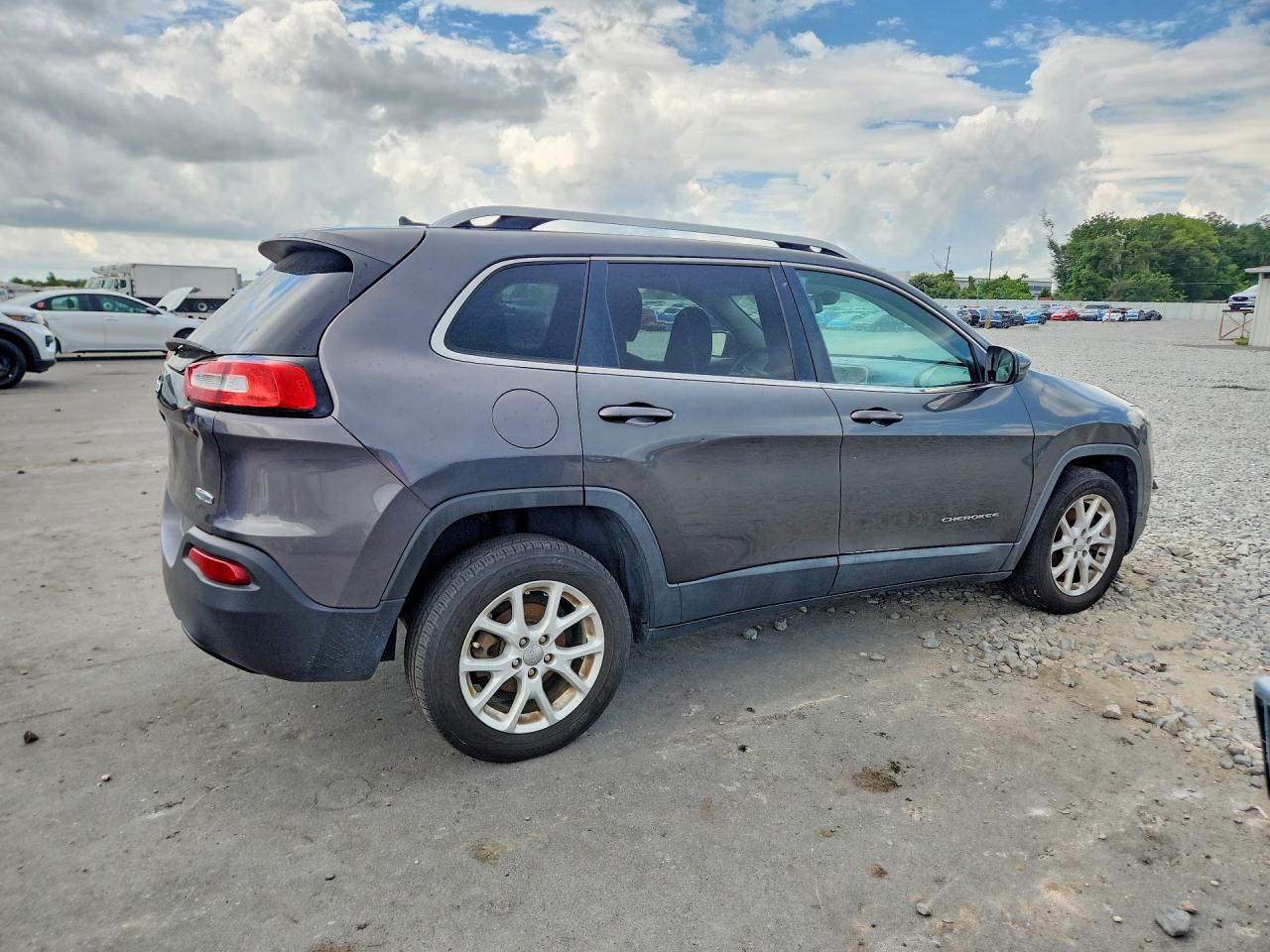 2015 Jeep Cherokee Latitude Gray vin: 1C4PJLCB7FW627696