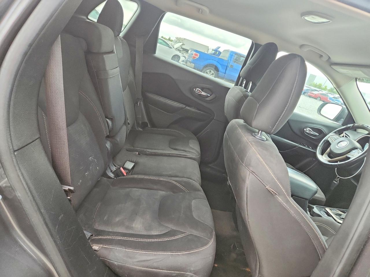 2015 Jeep Cherokee Latitude Gray vin: 1C4PJLCB7FW627696