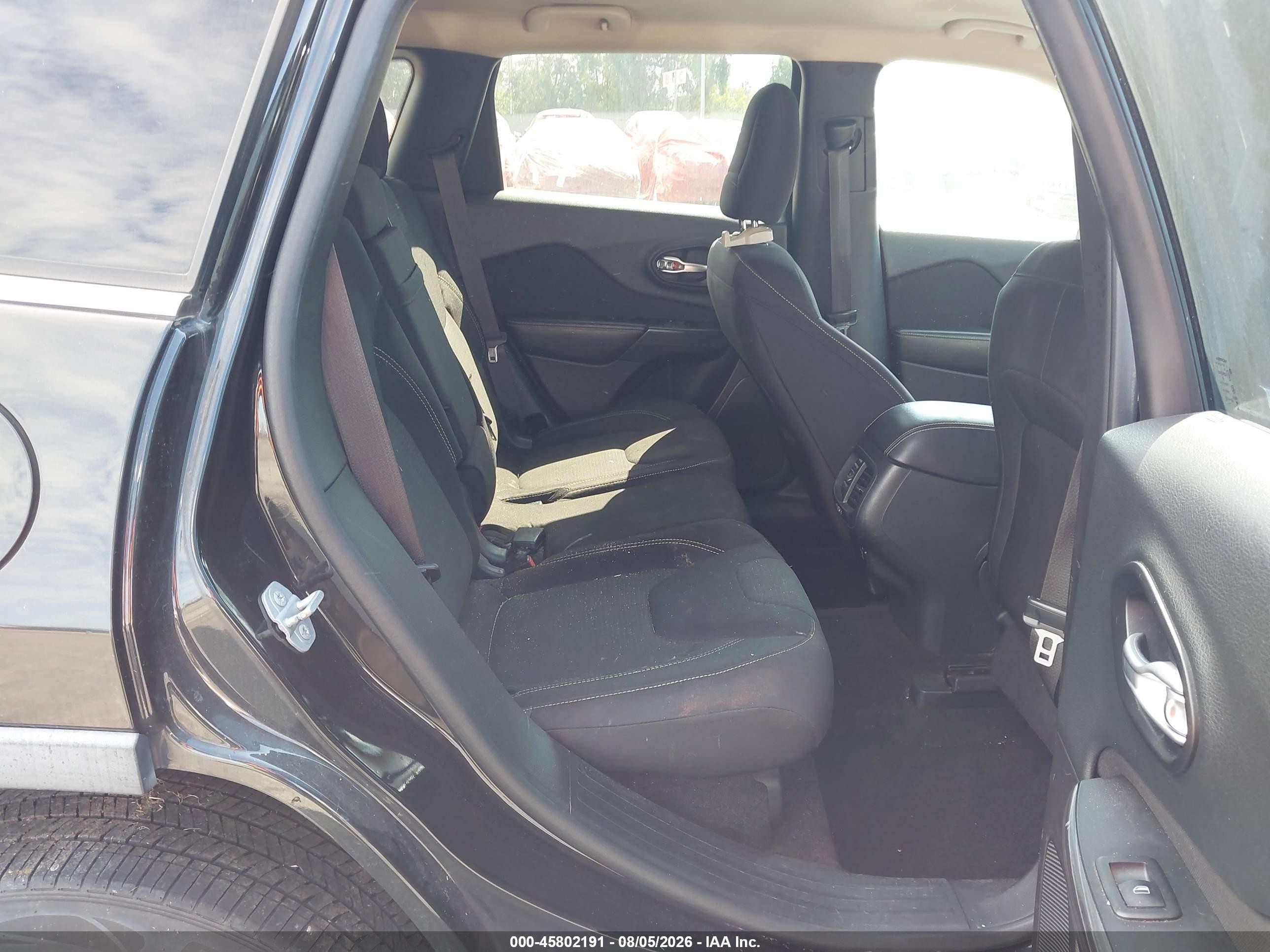2015 Jeep Cherokee Latitude Black vin: 1C4PJLCB7FW627858