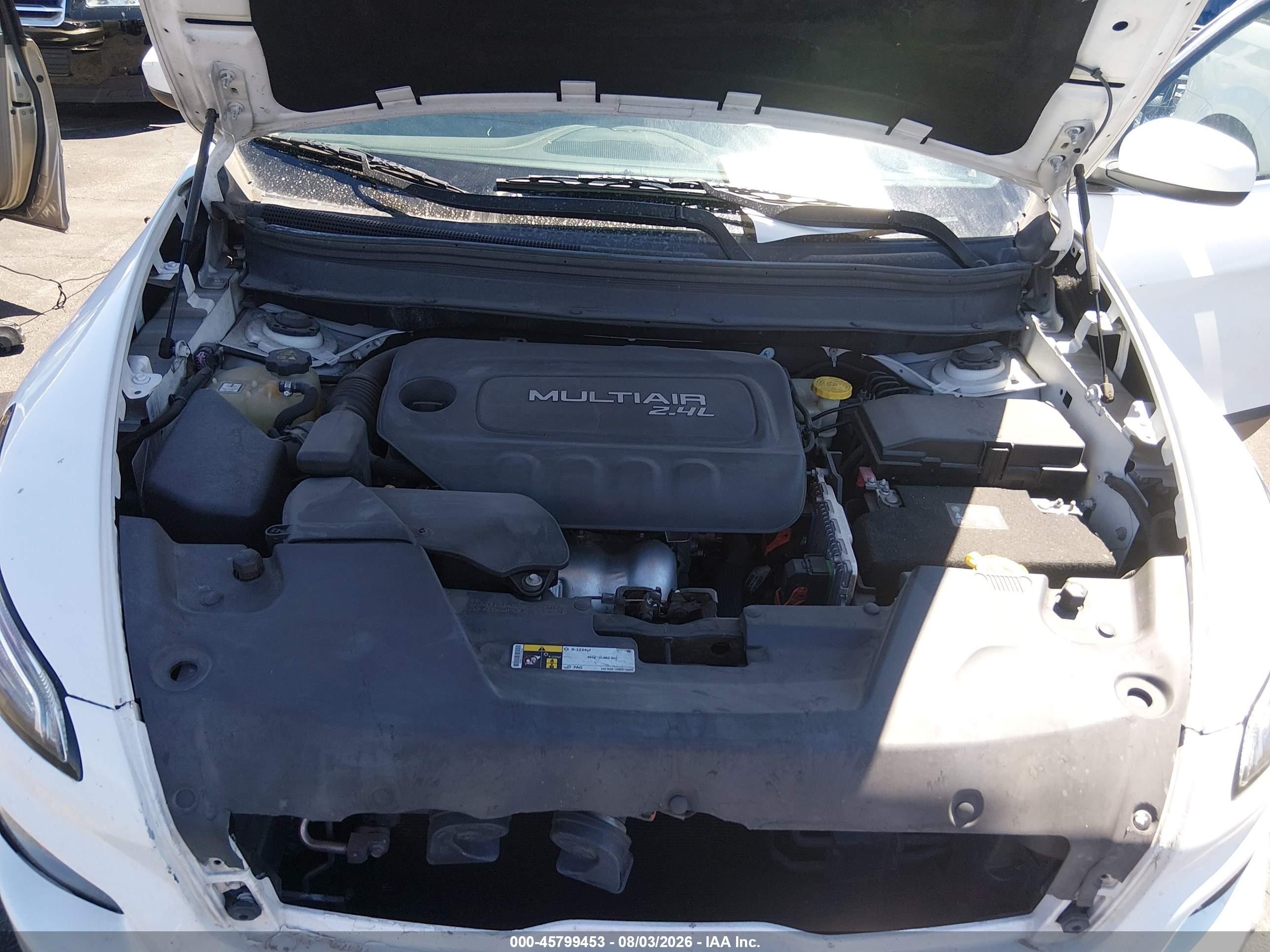 2015 Jeep Cherokee Latitude Белый vin: 1C4PJLCB7FW627889