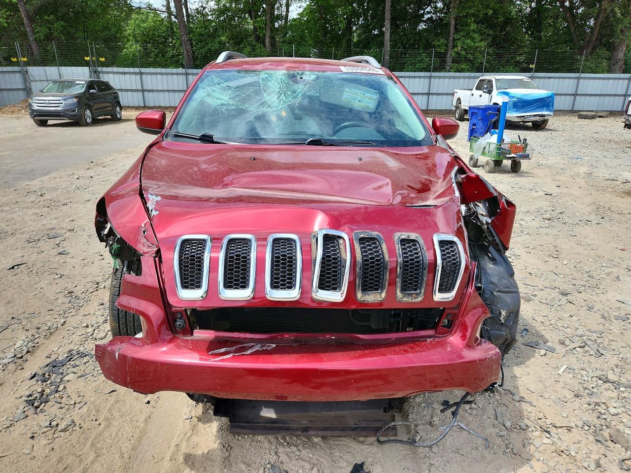 2015 Jeep Cherokee Latitude Red vin: 1C4PJLCB7FW643123