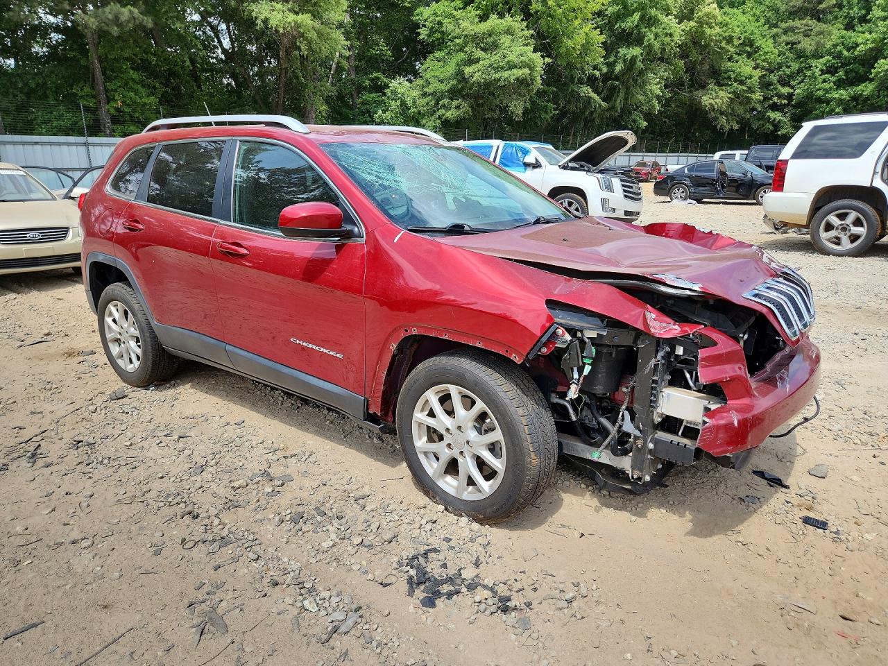 2015 Jeep Cherokee Latitude Red vin: 1C4PJLCB7FW643123