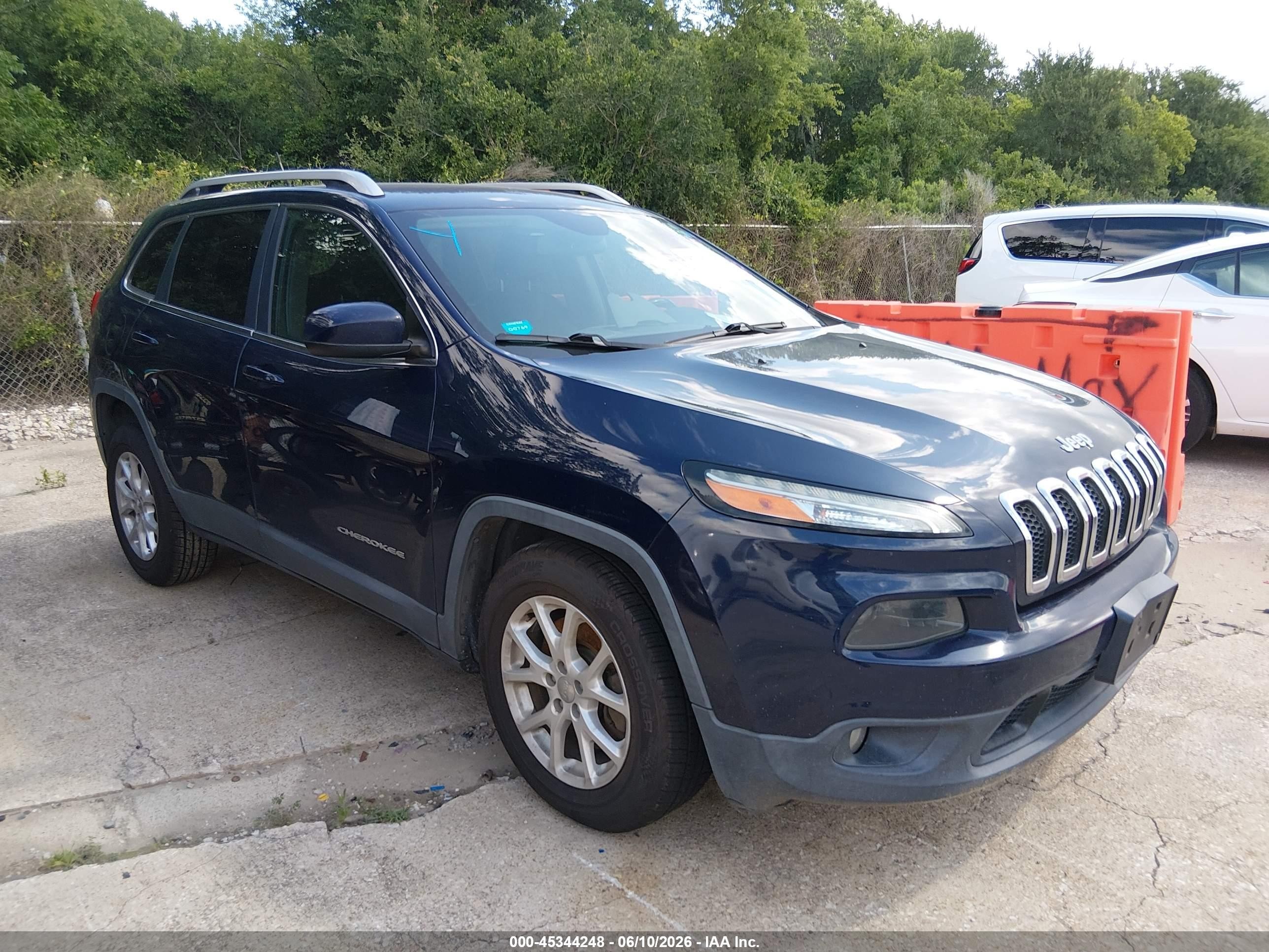2015 Jeep Cherokee Latitude Blue vin: 1C4PJLCB7FW655529