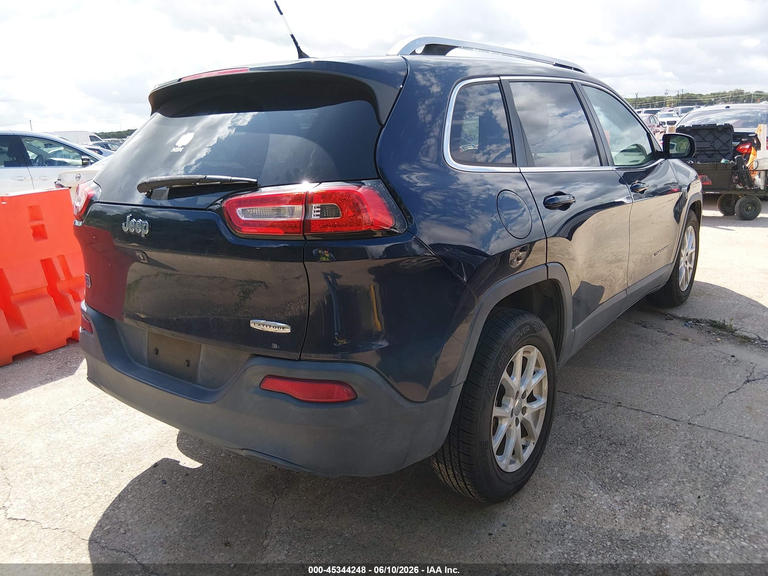 2015 Jeep Cherokee Latitude Blue vin: 1C4PJLCB7FW655529
