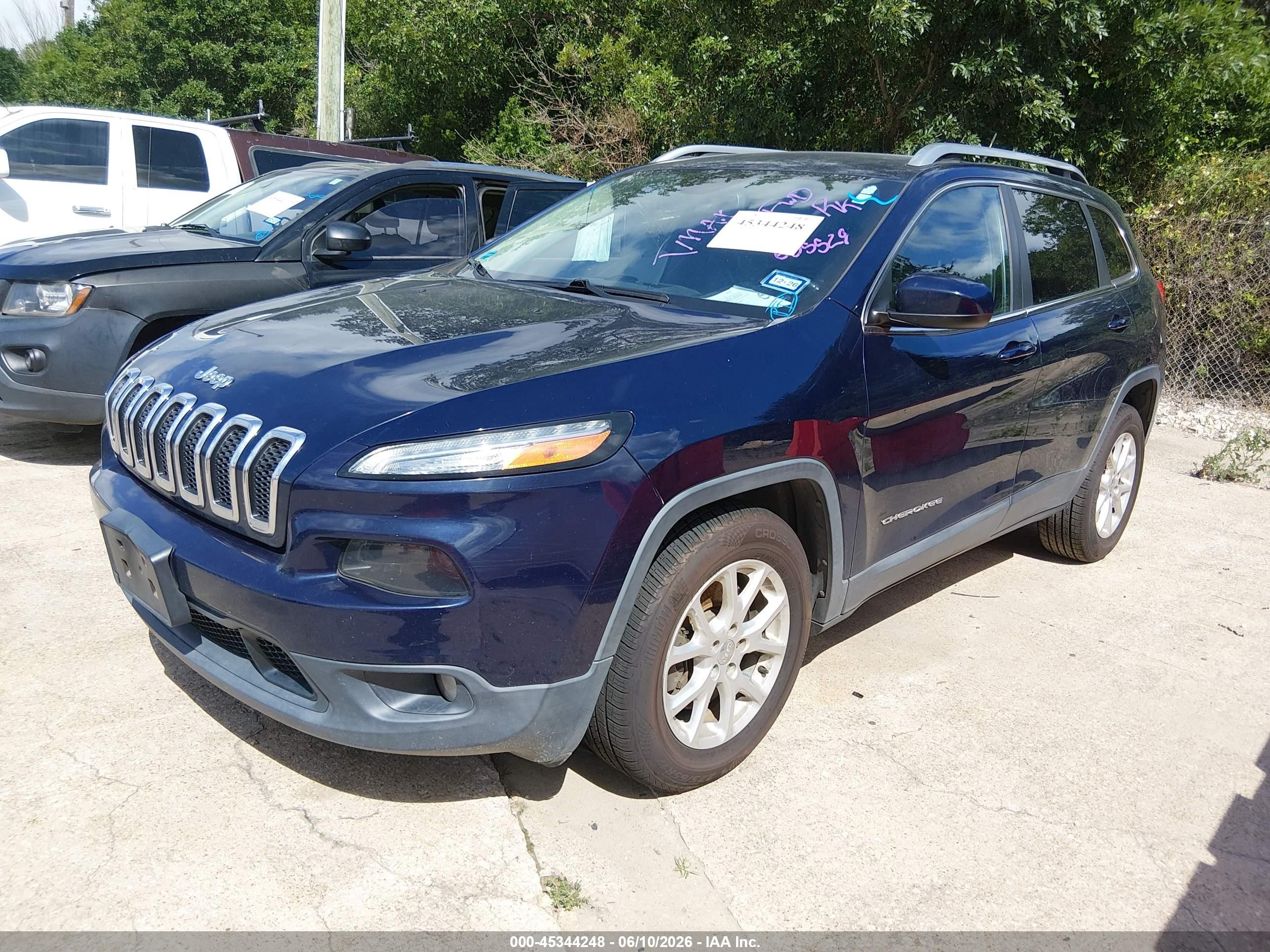 2015 Jeep Cherokee Latitude Blue vin: 1C4PJLCB7FW655529