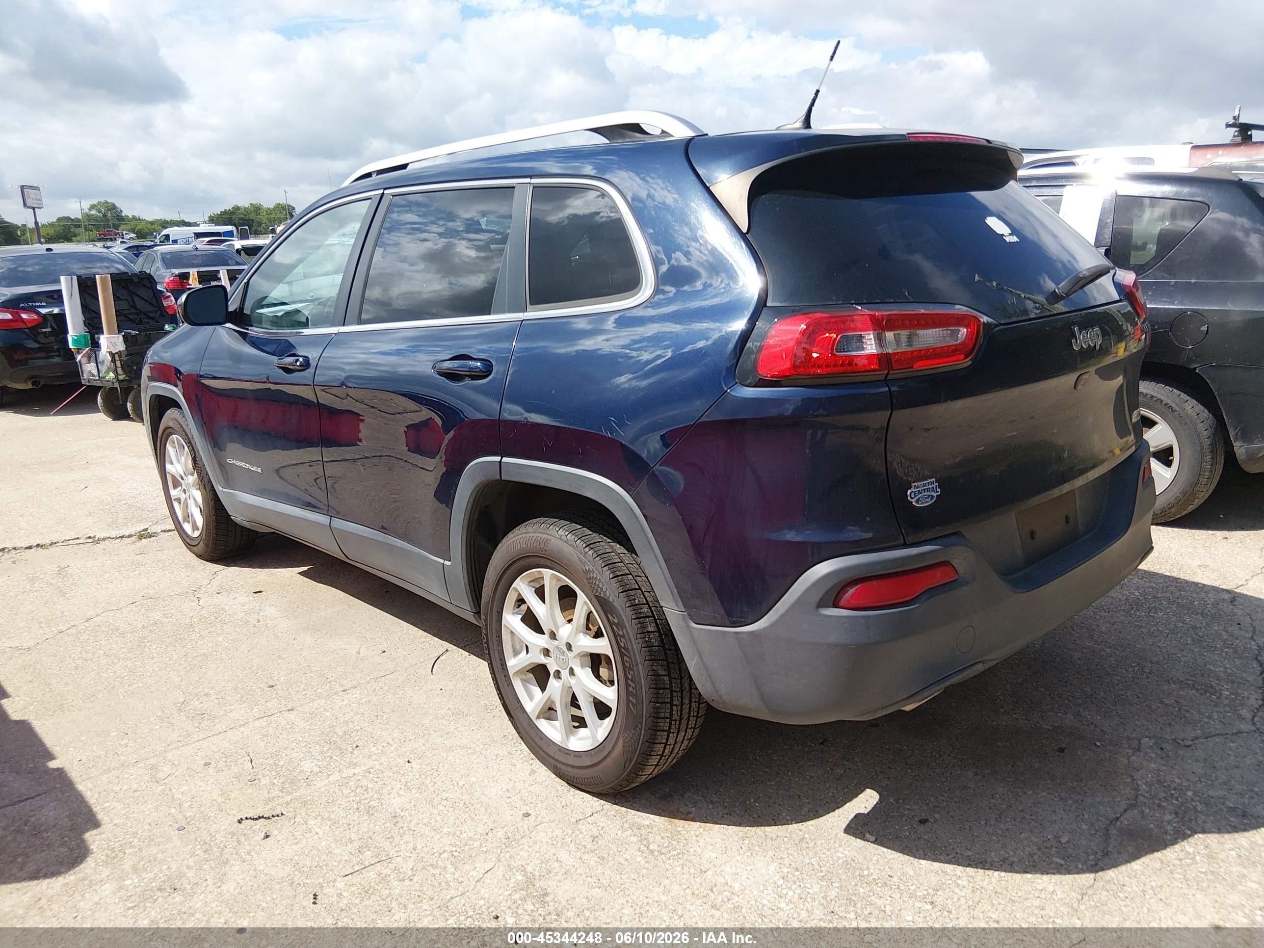 2015 Jeep Cherokee Latitude Blue vin: 1C4PJLCB7FW655529
