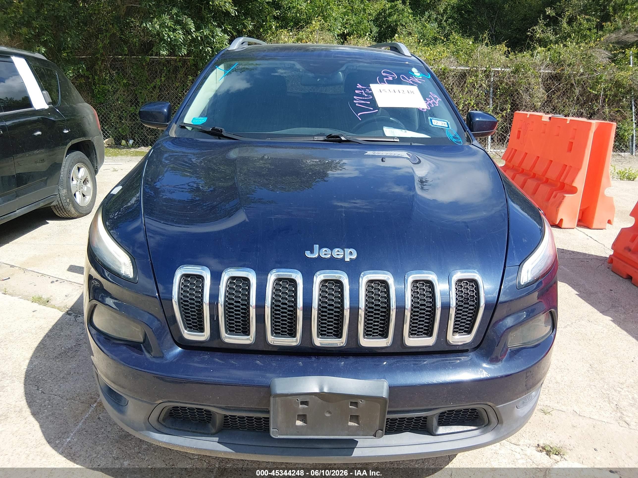 2015 Jeep Cherokee Latitude Blue vin: 1C4PJLCB7FW655529