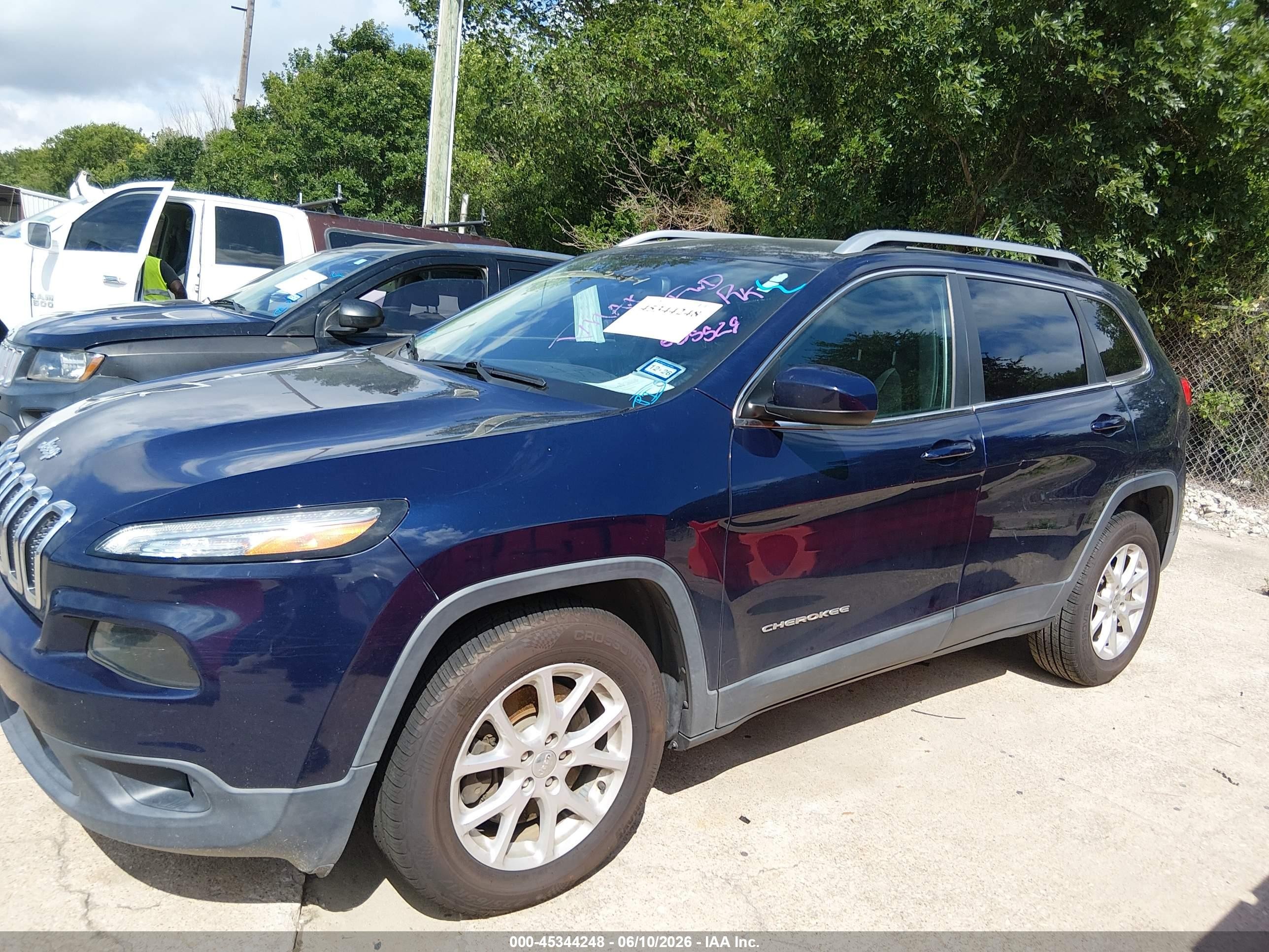 2015 Jeep Cherokee Latitude Blue vin: 1C4PJLCB7FW655529