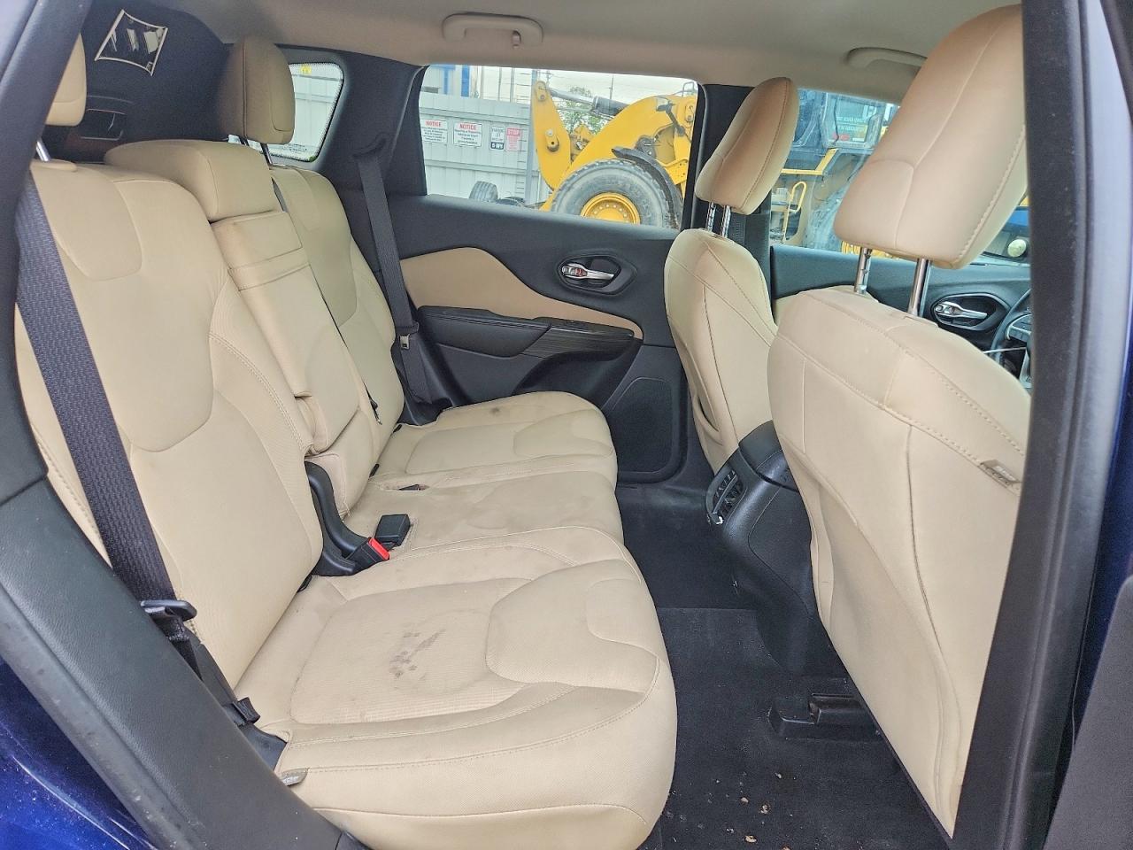 2015 Jeep Cherokee Latitude Blue vin: 1C4PJLCB7FW677417