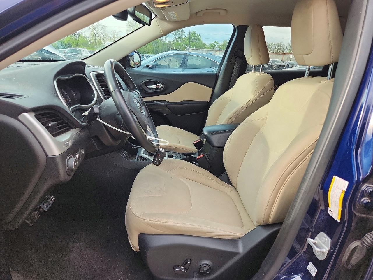 2015 Jeep Cherokee Latitude Blue vin: 1C4PJLCB7FW677417